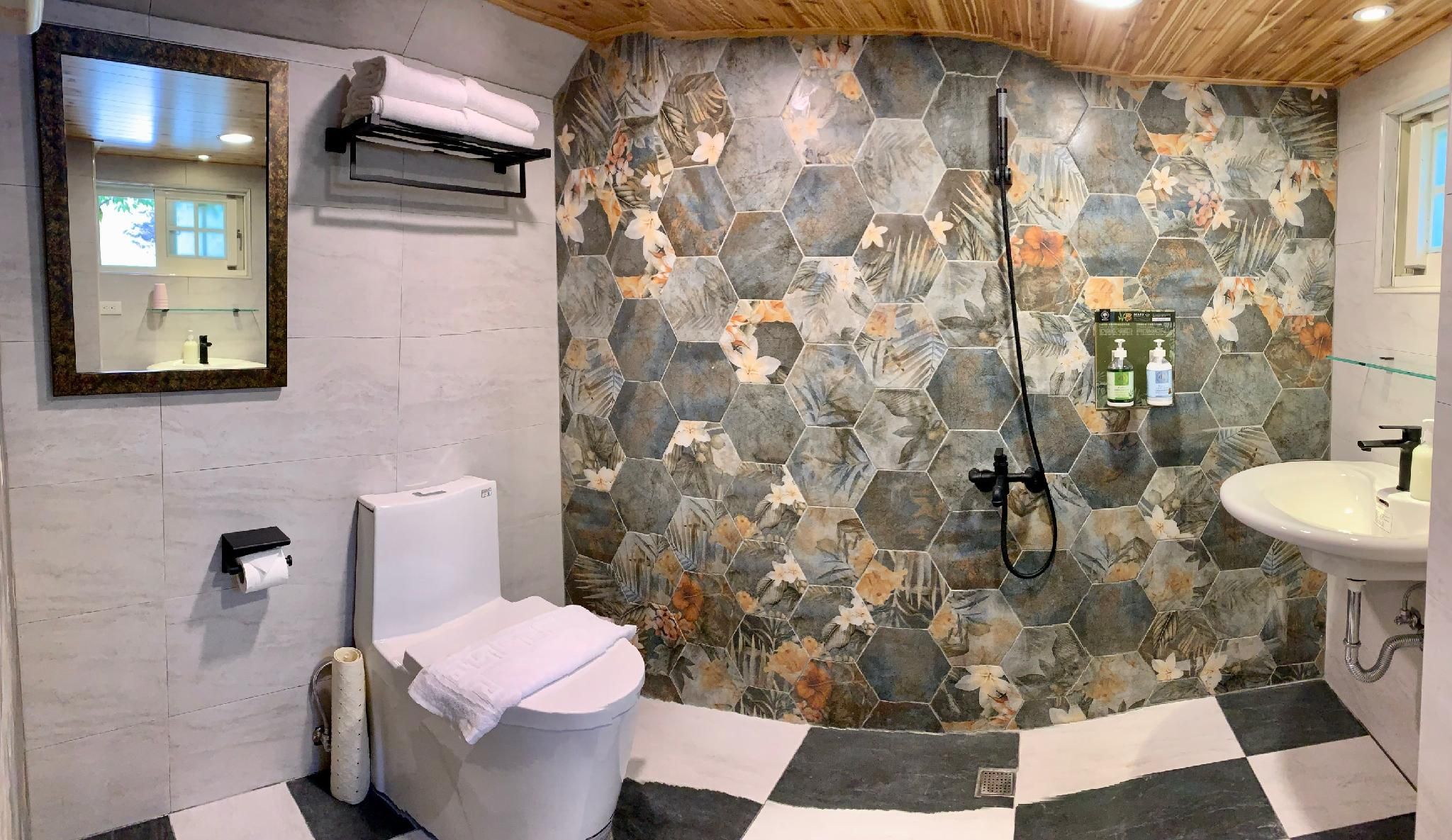 The Cotswolds Villa Standard Quad 2