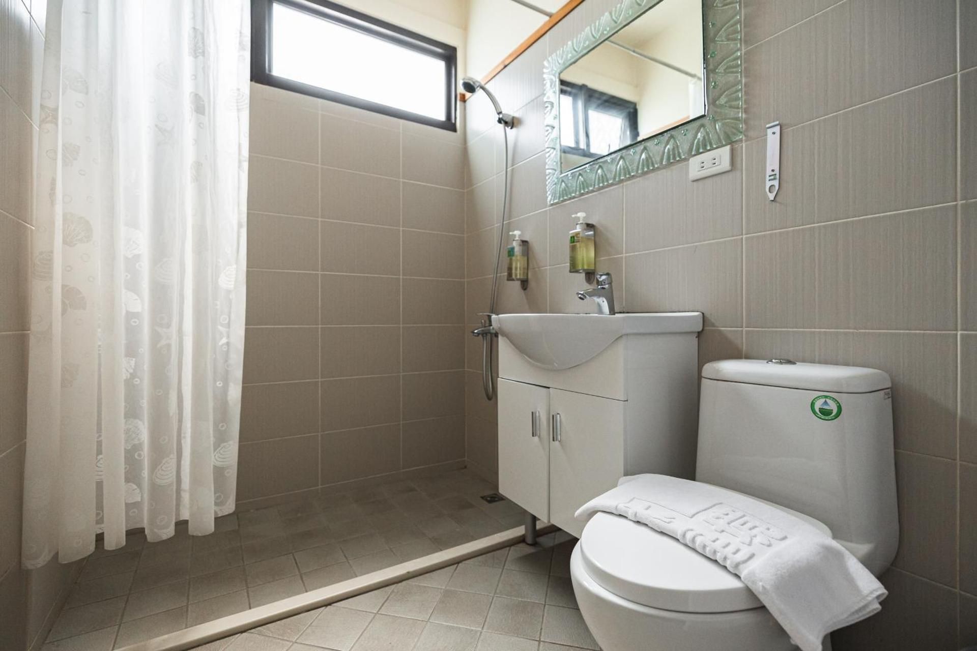 Flower and Star Garden Bed and Breakfast Standard Quadruple Room 3