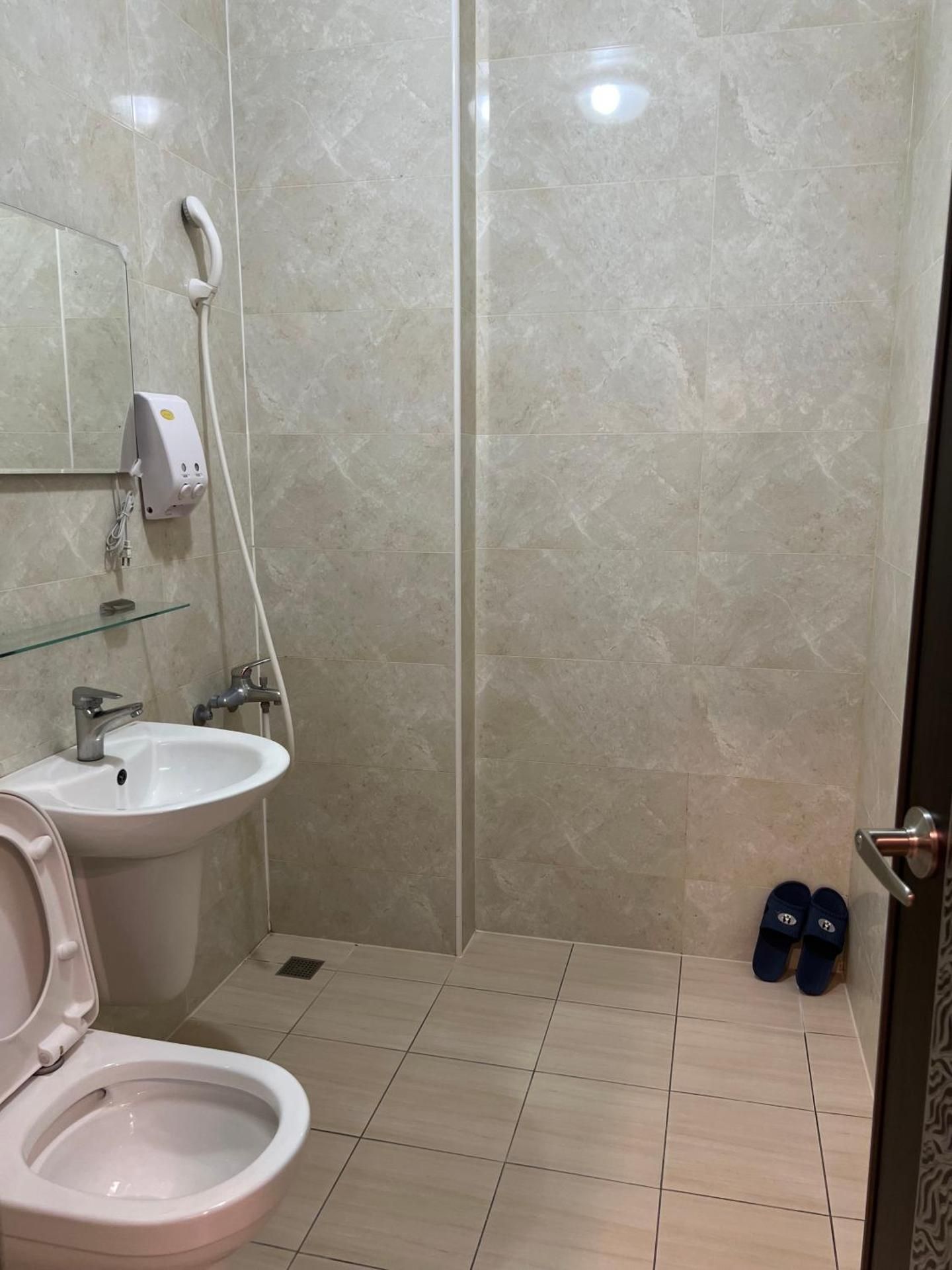 Breeze Hostel Double Room 2