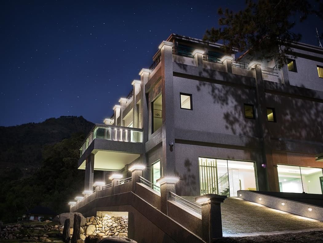 Azureloho Hostel