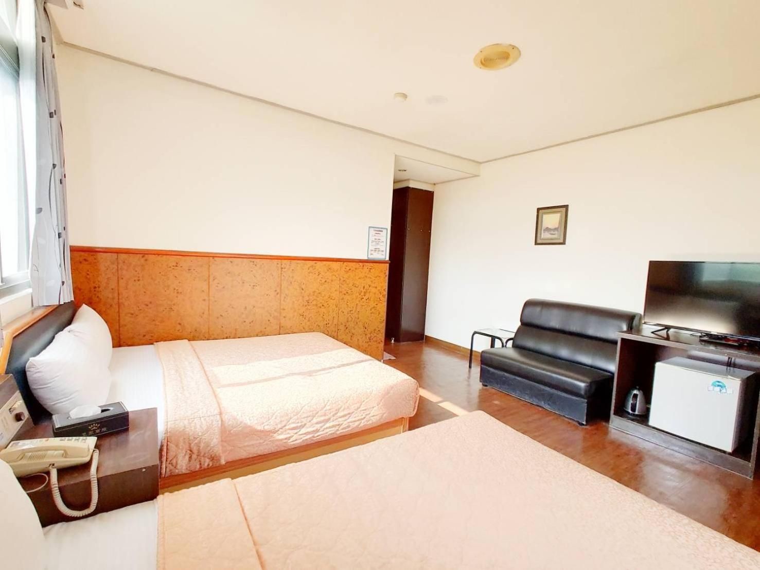 2 Queen Beds Junior Suite