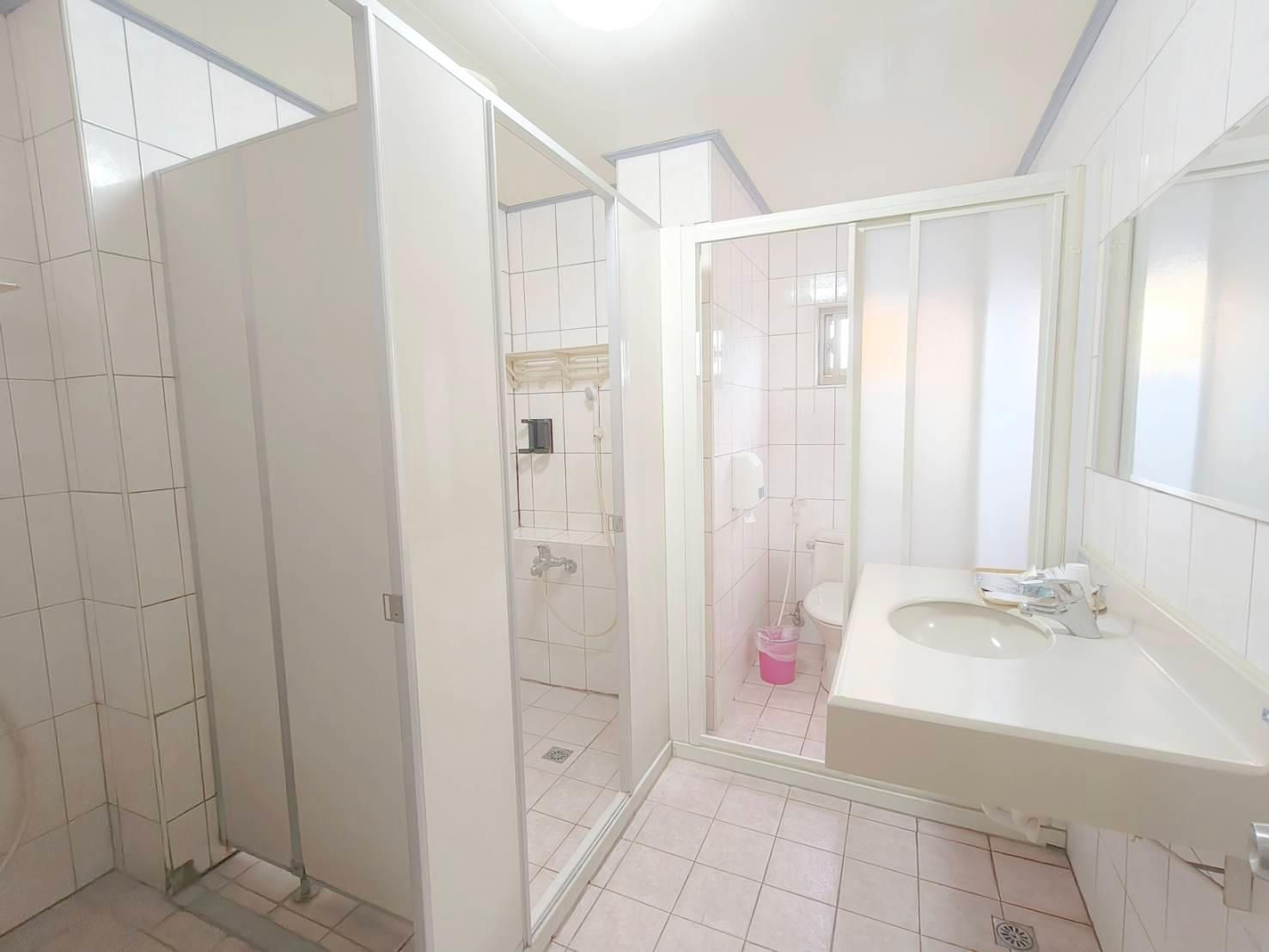 Royal Business Hotel Quintuple Room 3