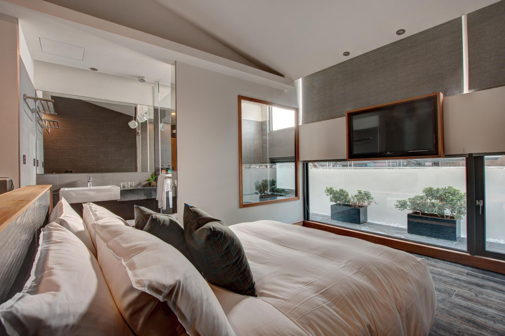 Exquisite Room