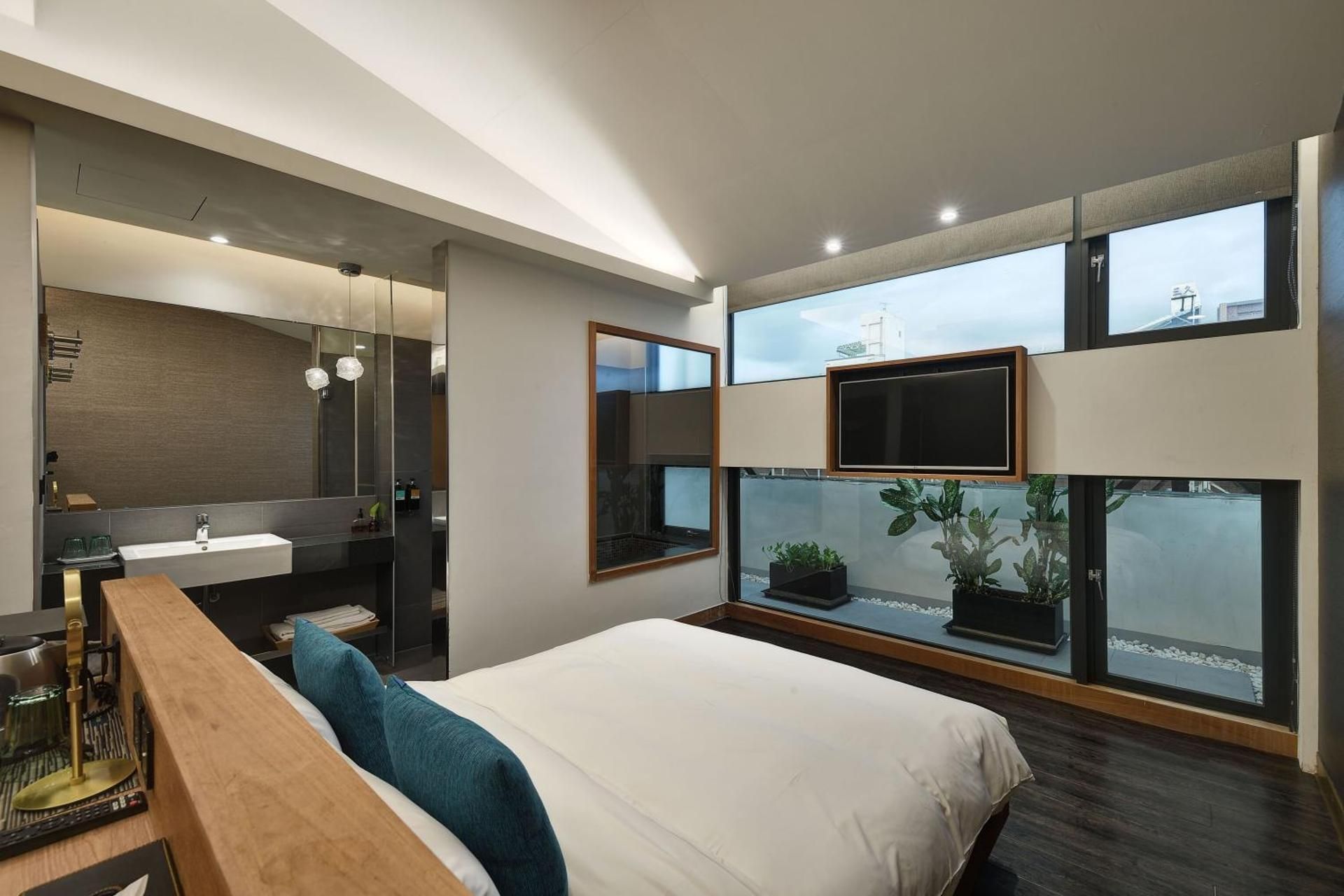 Exquisite Room