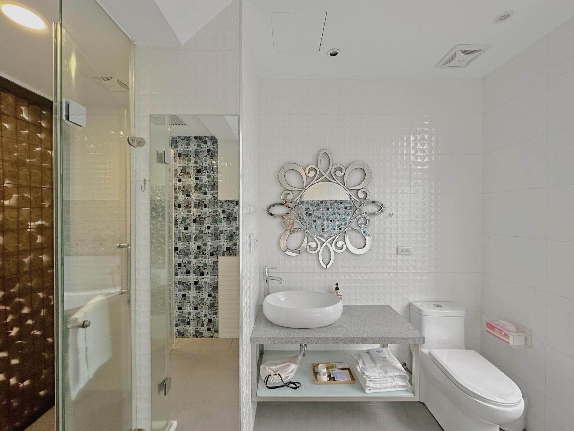 Double Room with Bathtub