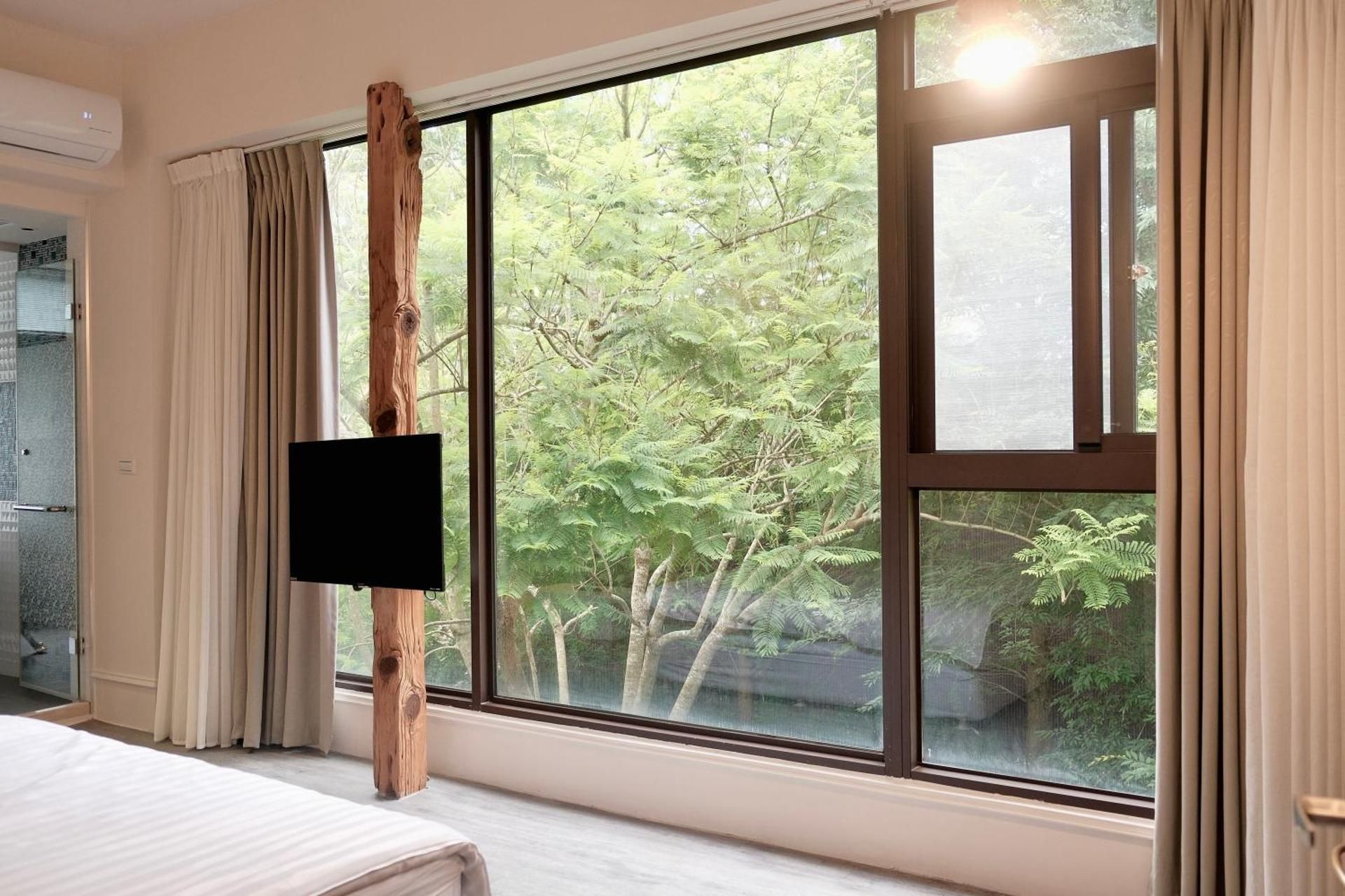 Double Room with Bathtub