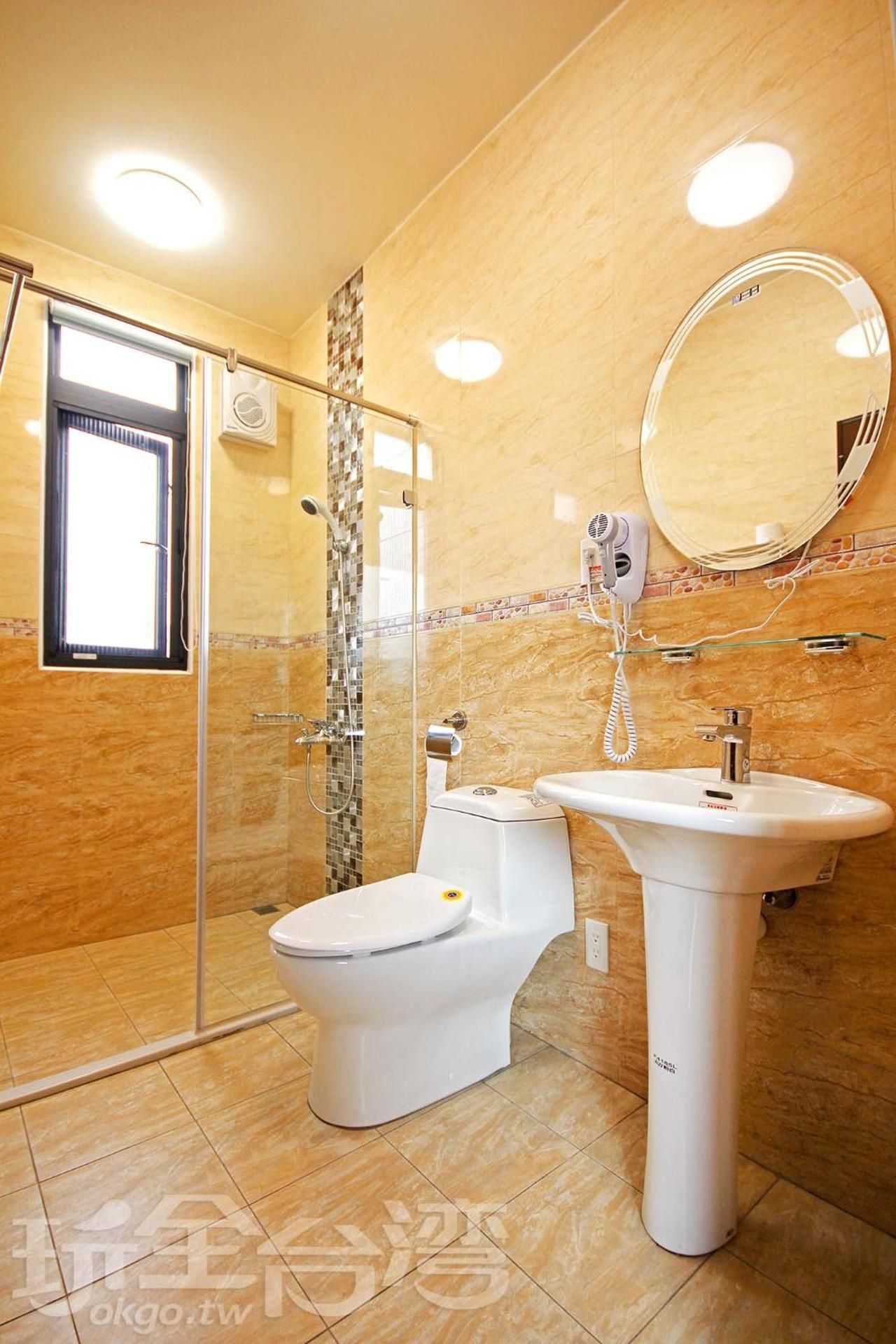 Traveler Guest House Family Room 3