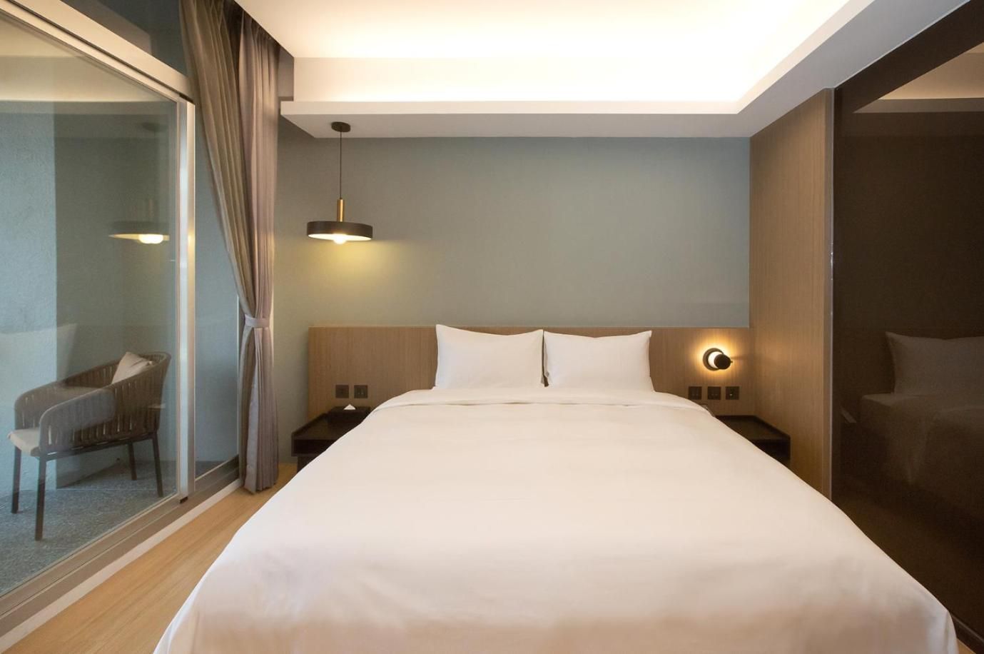 Side Lake View Double Room