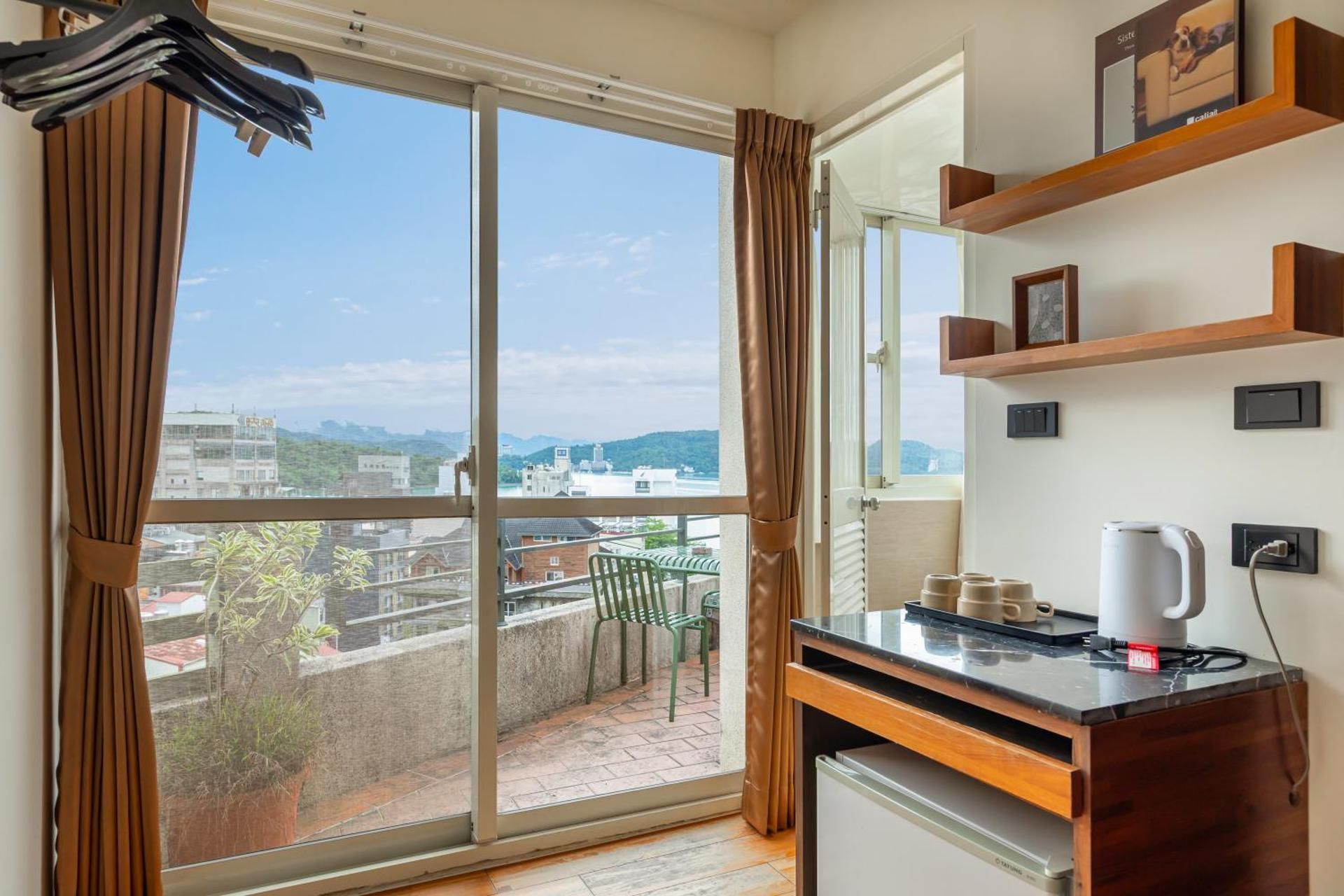 Family Room with Lake View