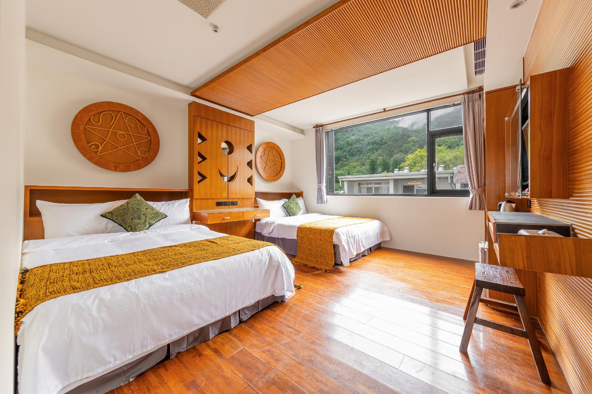 Sun Moon Lake ItaThao Vacation Inn with Elevator Quadruple Room with Bathtub 2