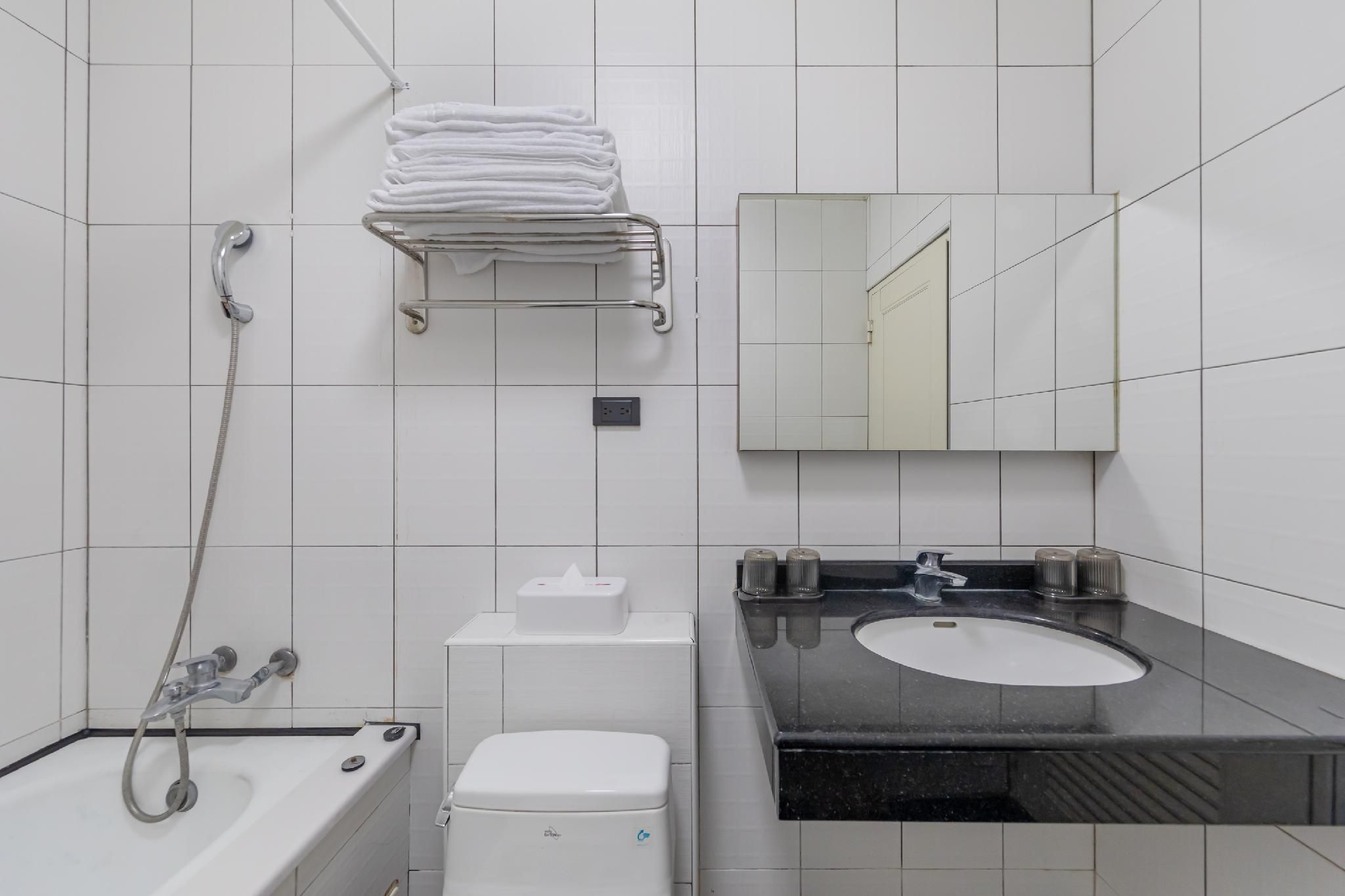 Sun Moon Lake ItaThao Vacation Inn with Elevator Quadruple Room with Bathtub 3