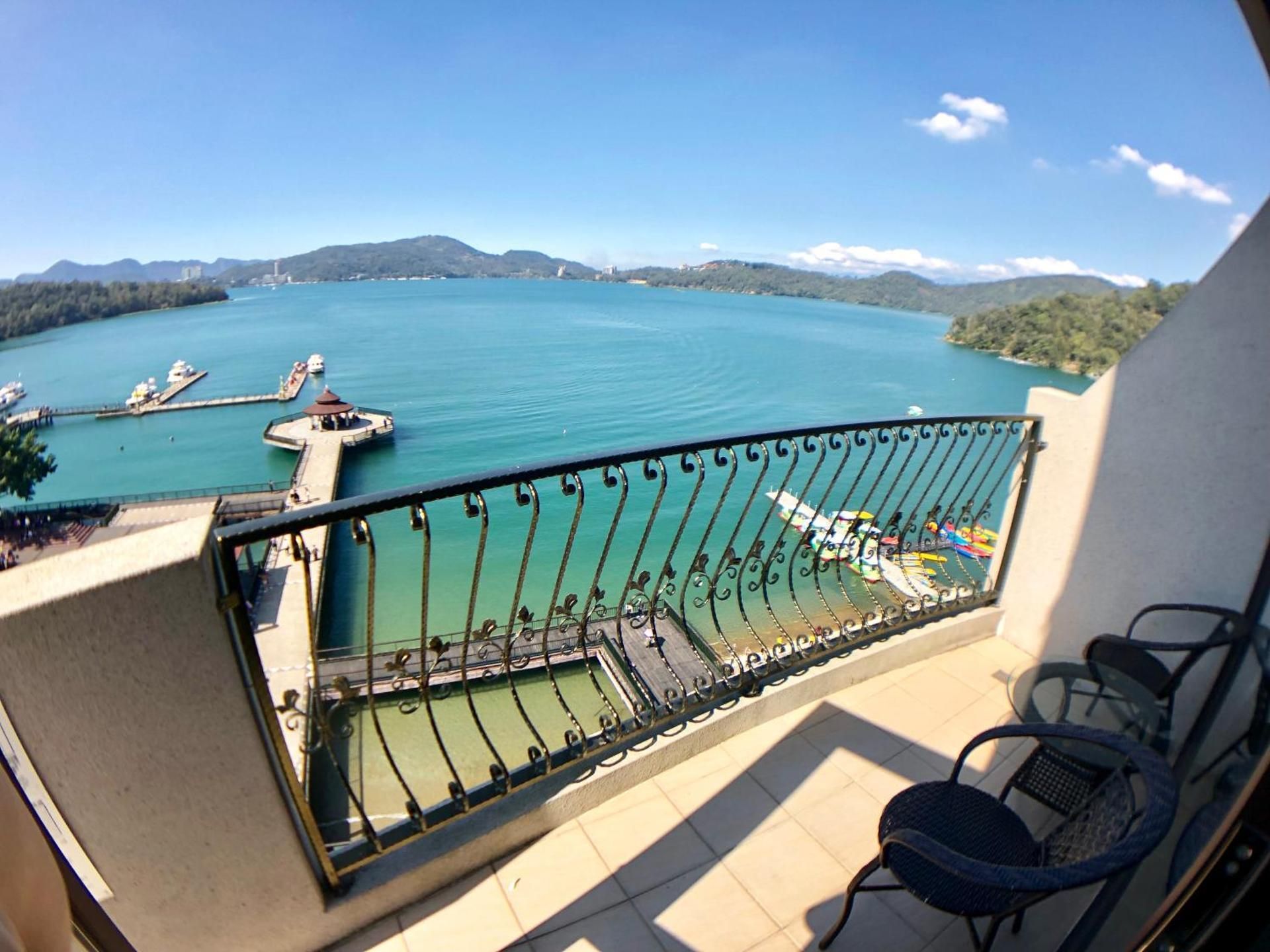 Lake View Quad Room - High Floor