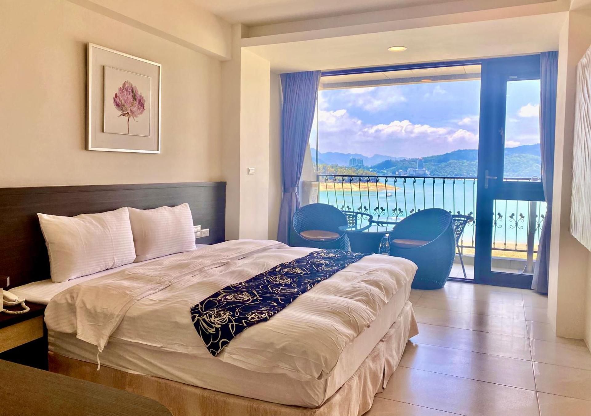 Lake View Double Room - High Floor