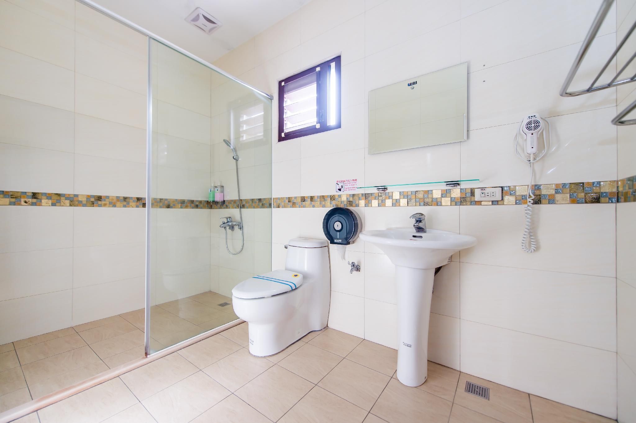 Moonlake B&B Garden View Quadruple Room 3