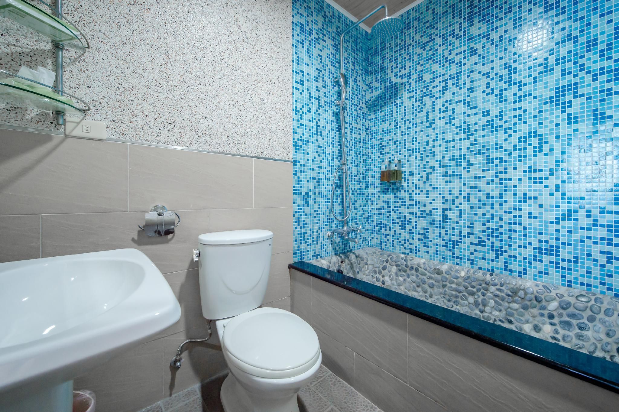 Guest room, 1 King, Lake view