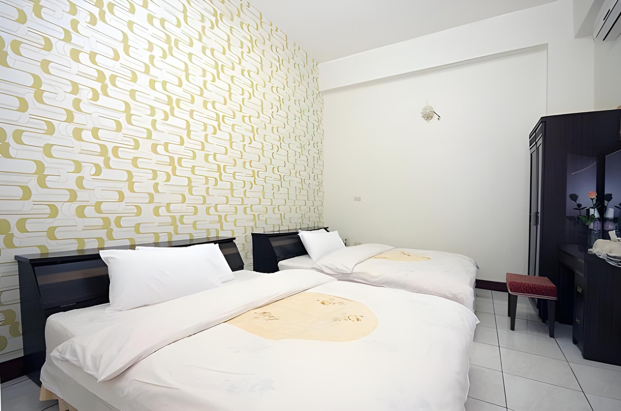 Family Room 4 Adults