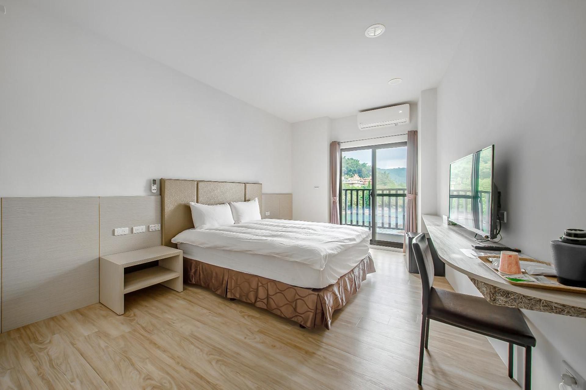Lake View - Double Room
