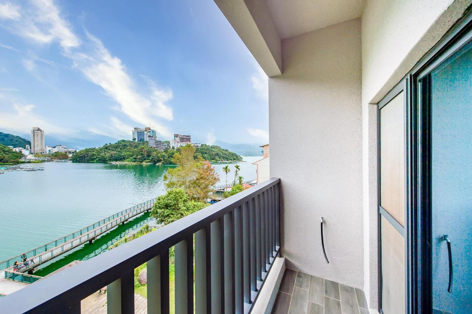Lake View Quadruple Room