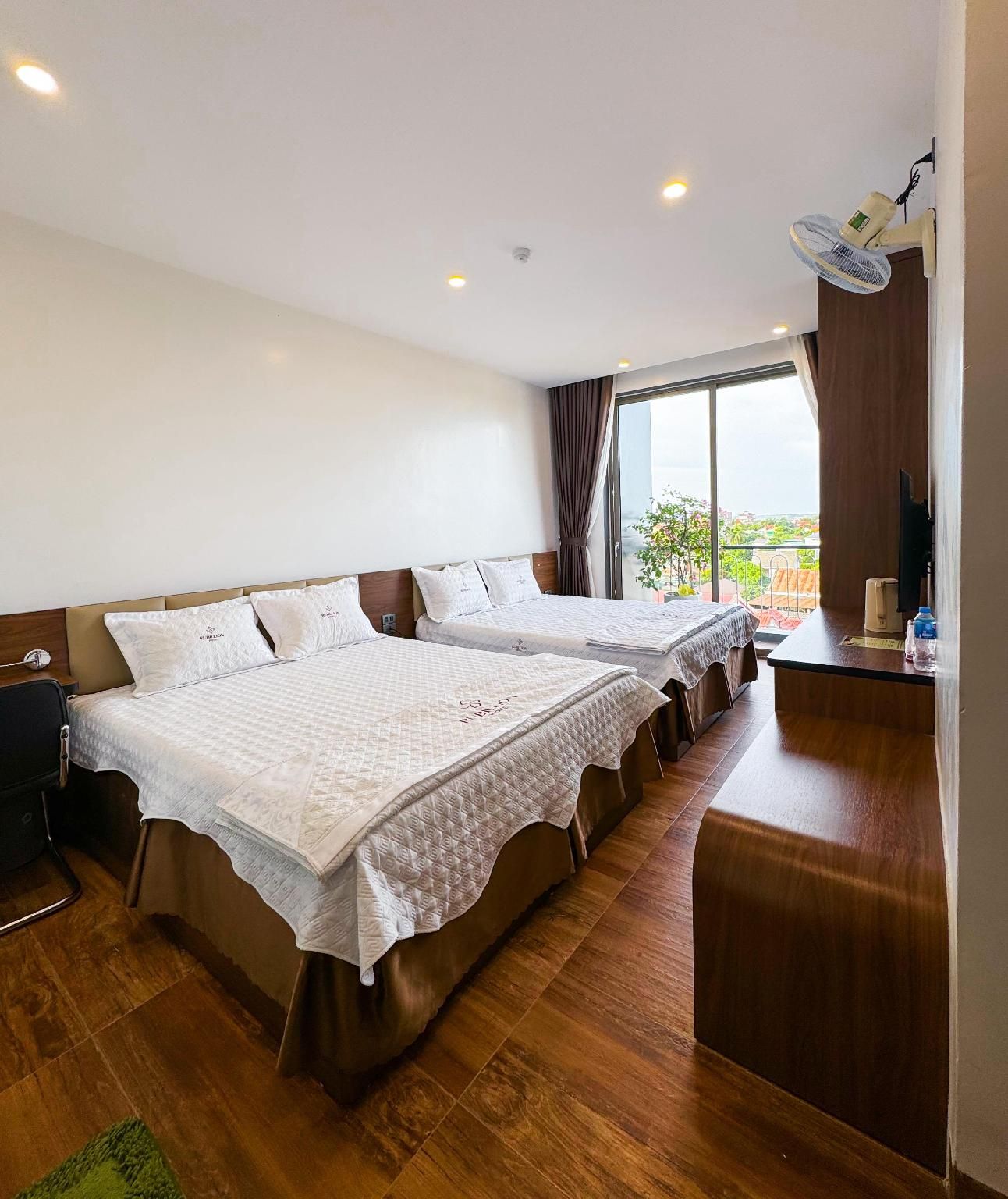 Balcony Family Room
