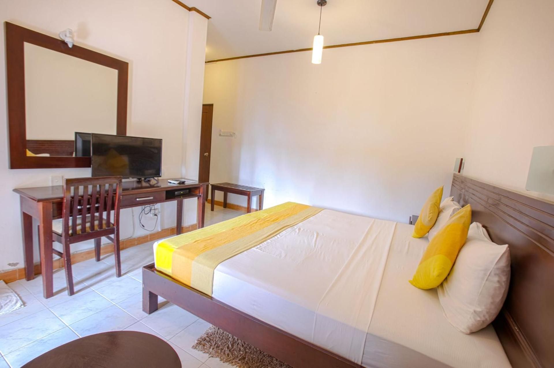 Lavendish Okrin Hotel Deluxe Double Room 2