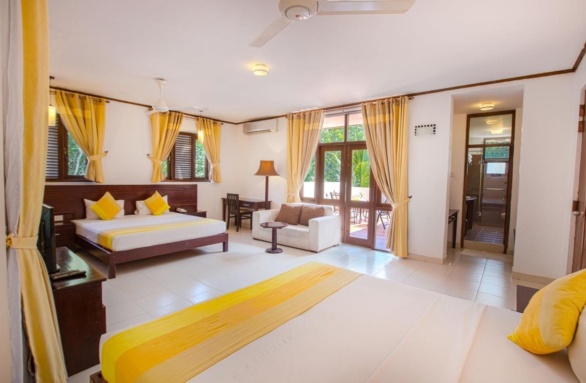 Lavendish Okrin Hotel Deluxe Triple Room