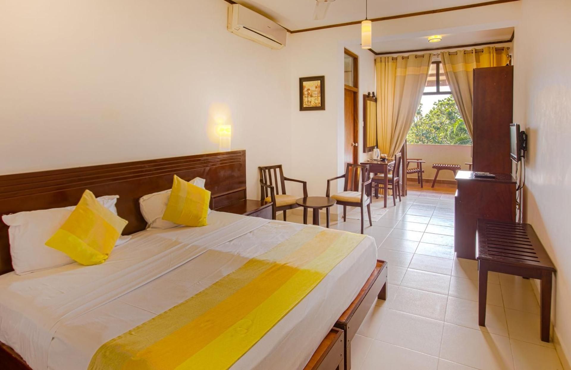 Lavendish Okrin Hotel Deluxe Double Room