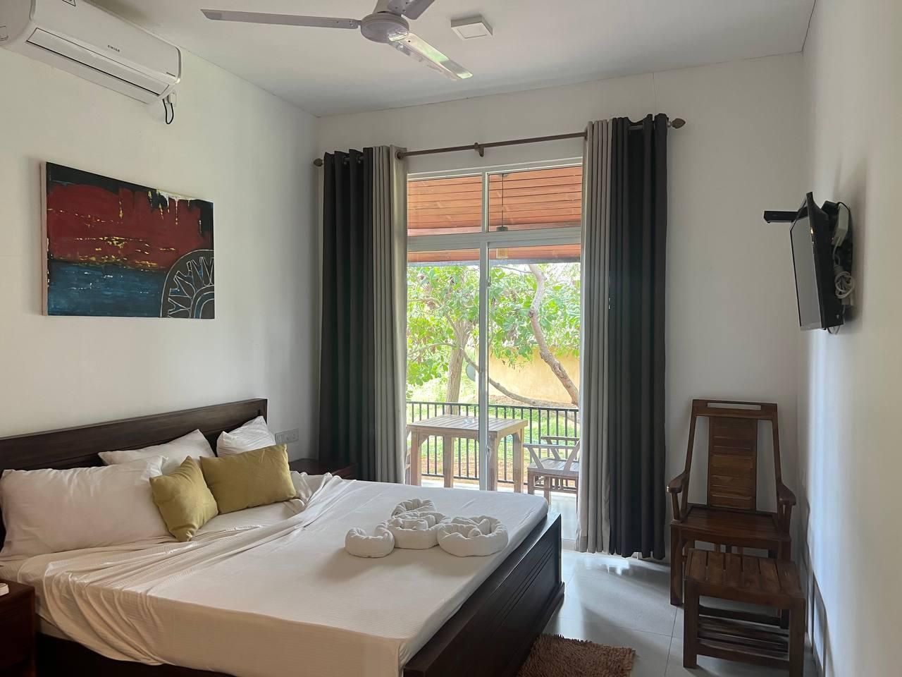 Saffron Lake Yala Standard Room 2