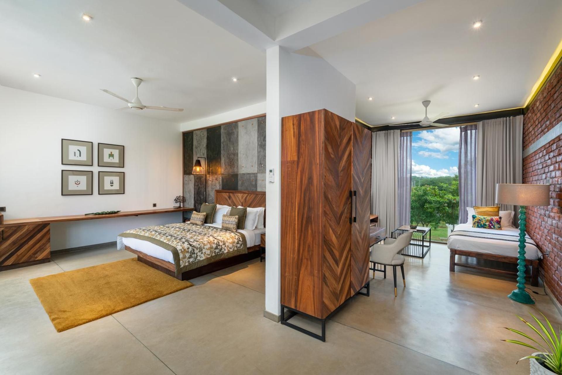 Deluxe Suite