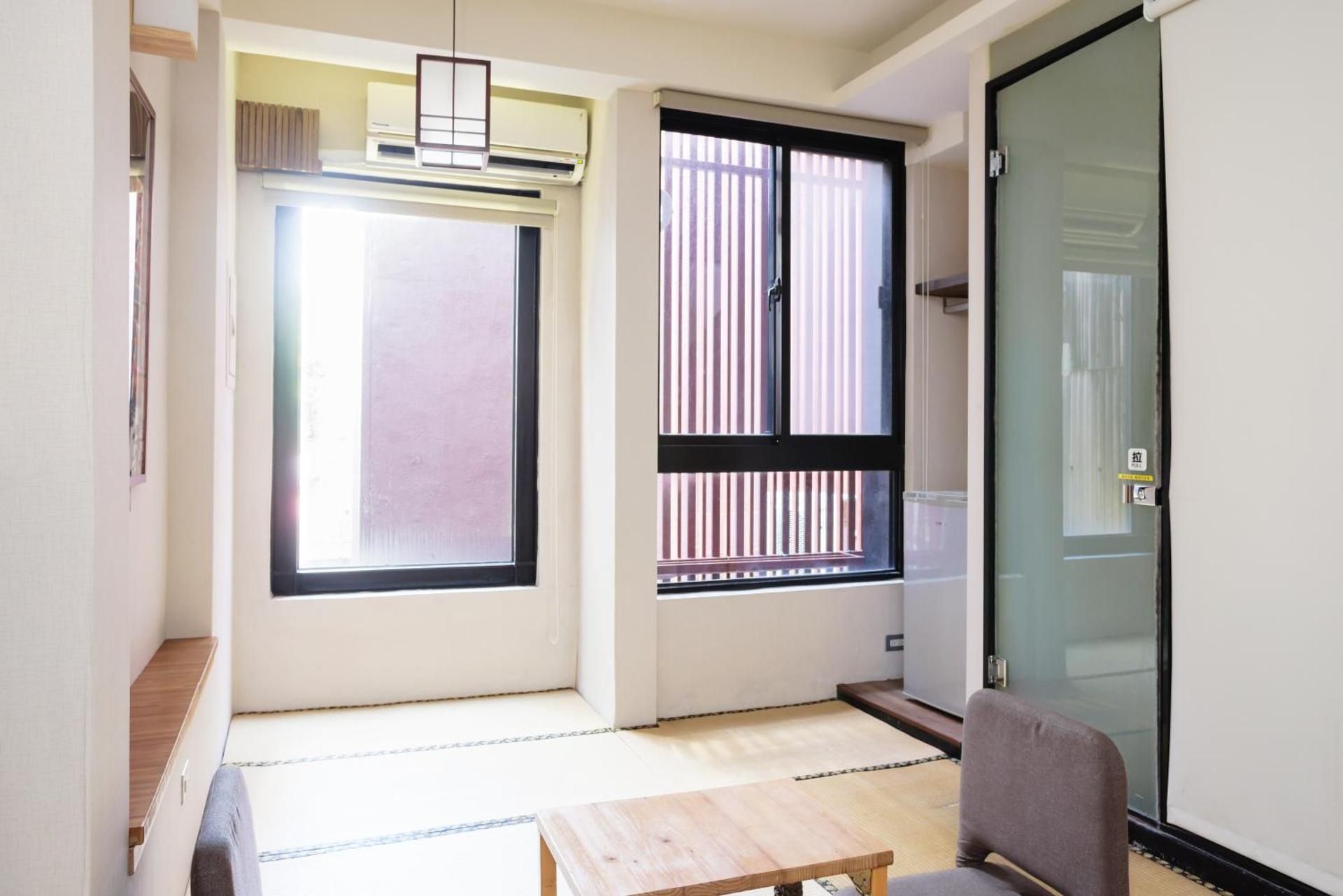 Red house & Old lane Standard Family Room 3