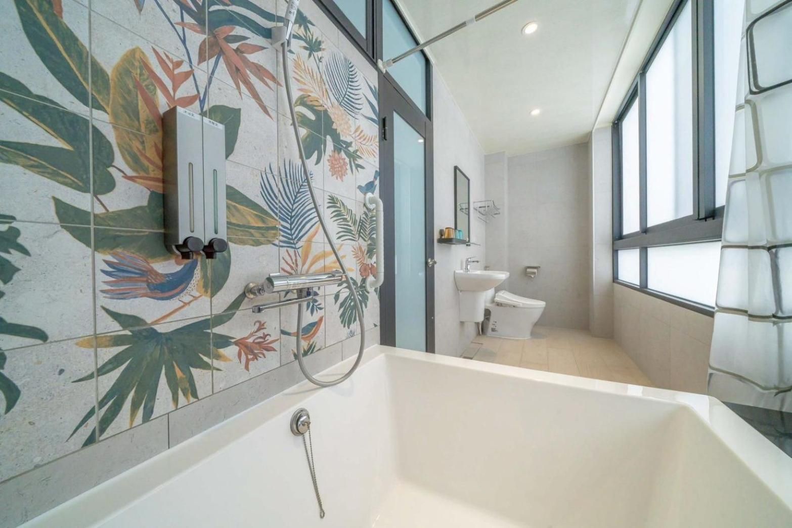 Qingdong Entire Home - Two Buildings for 4-70 peoples Best choice for Group Gatherings Eight-Bedroom House 2