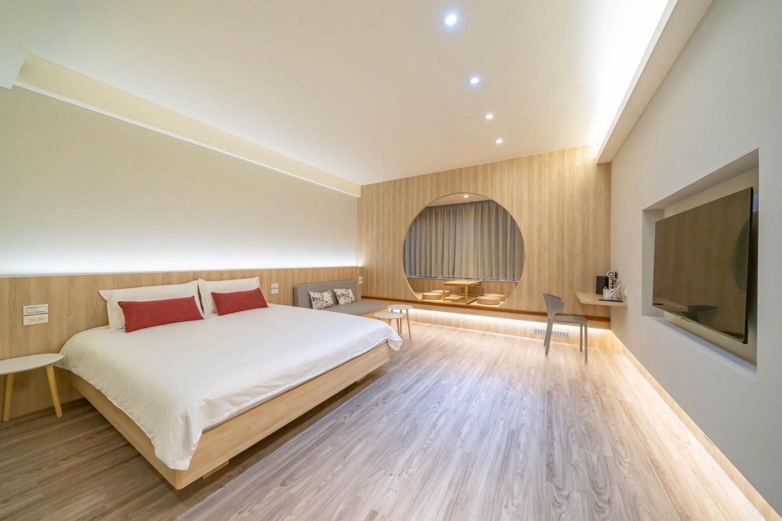 Private Floor in B Building - 4 Bedrooms for 12 Guests