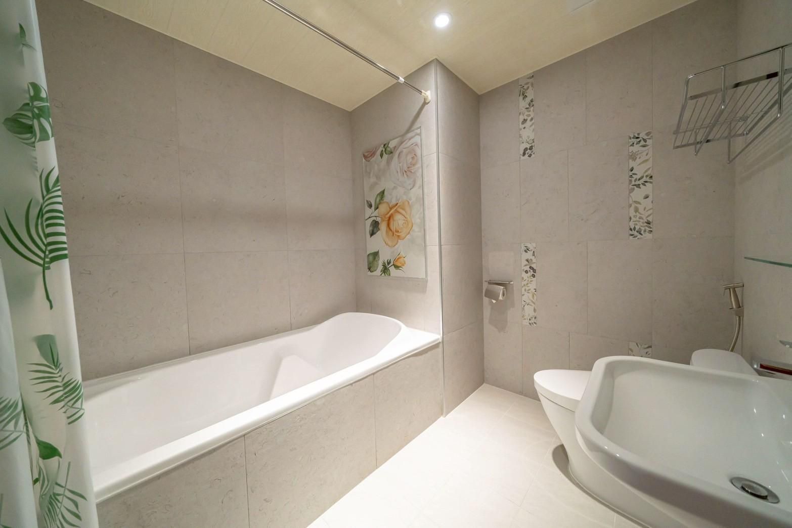 Private Floor in B Building - 4 Bedrooms for 12 Guests