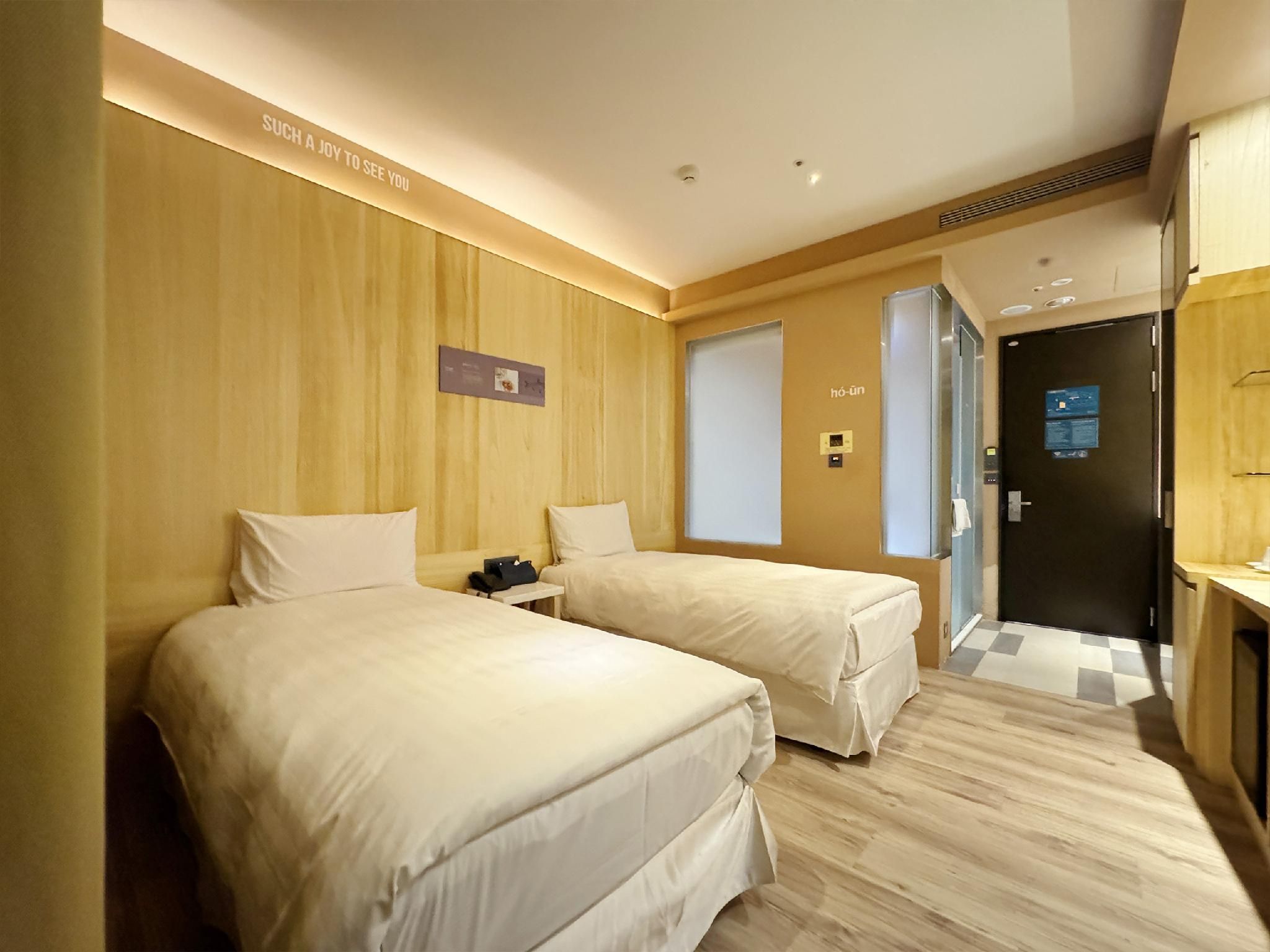 Standard Twin Room without Window