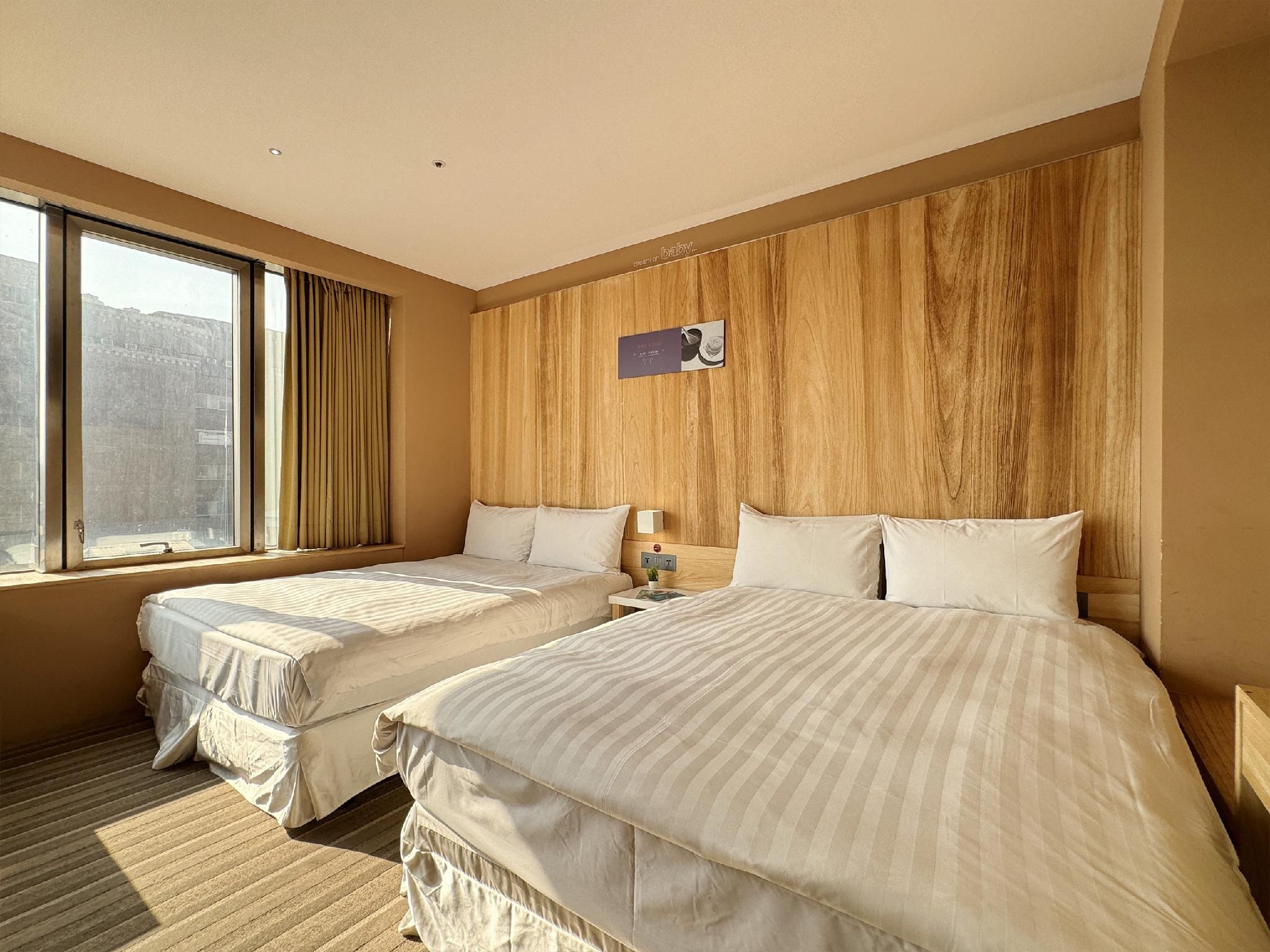 Deluxe Quadruple Room