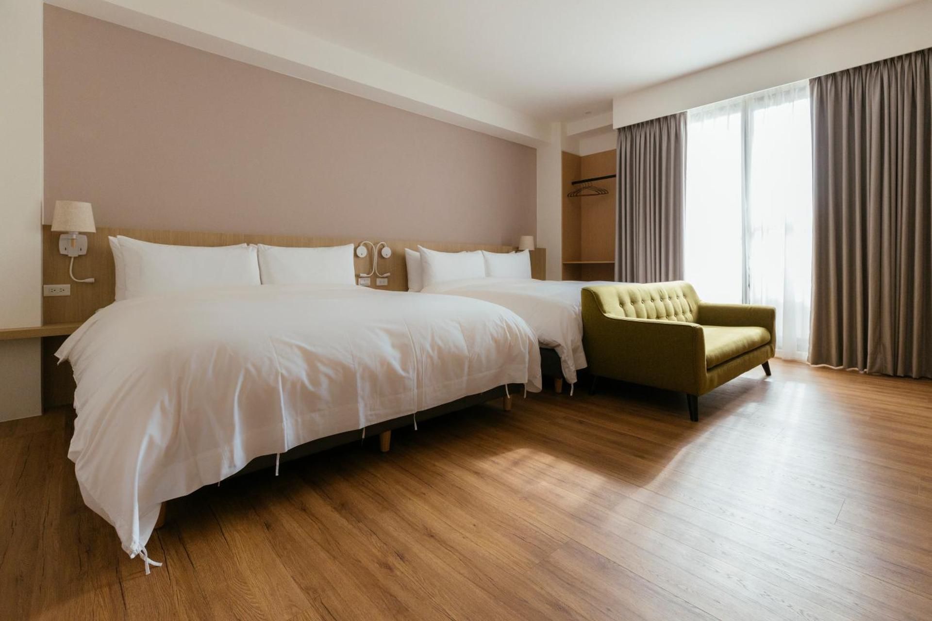 Pickle Alley 8 Quadruple Room with Balcony