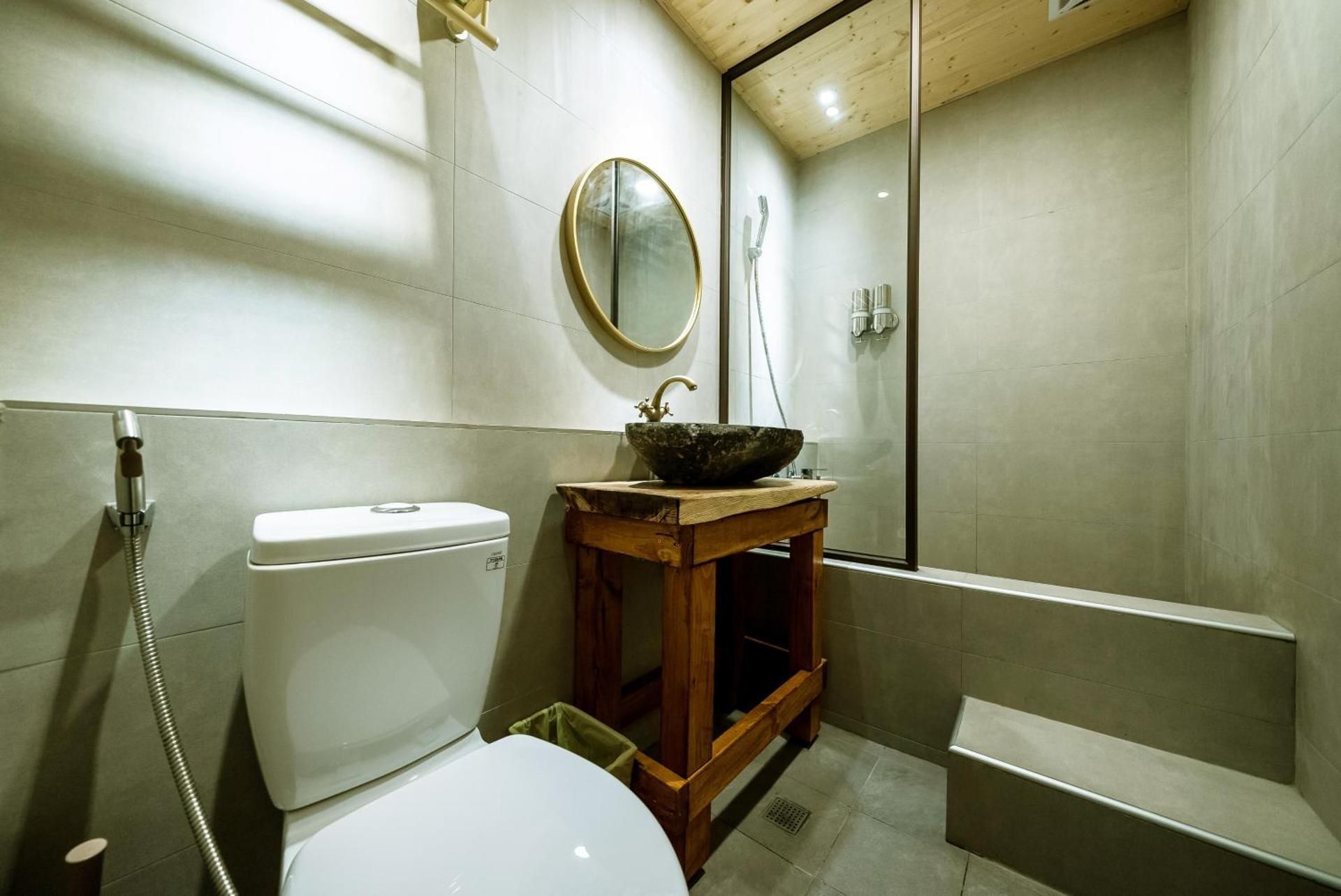 Classic Double with Window