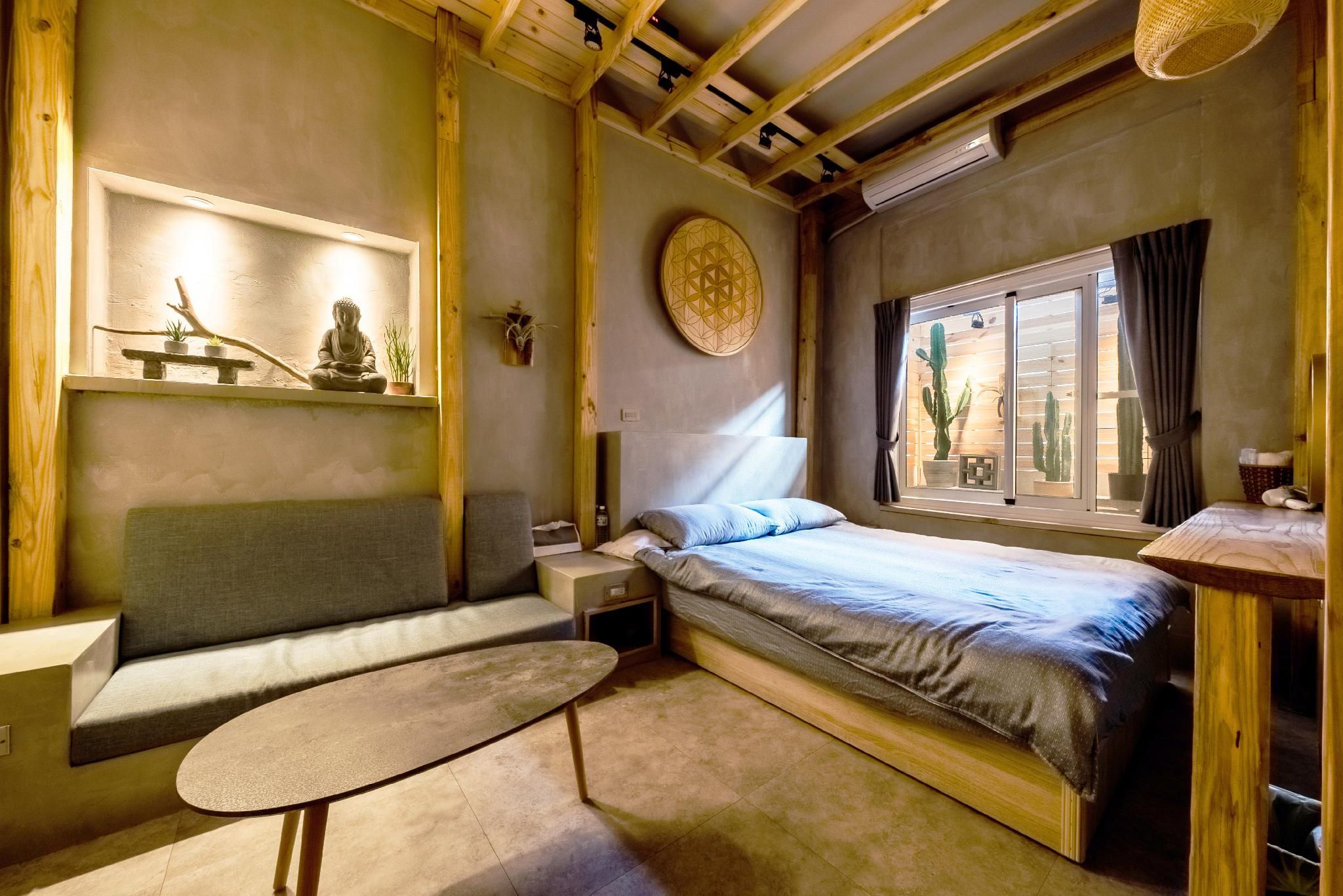 Classic Double with Window