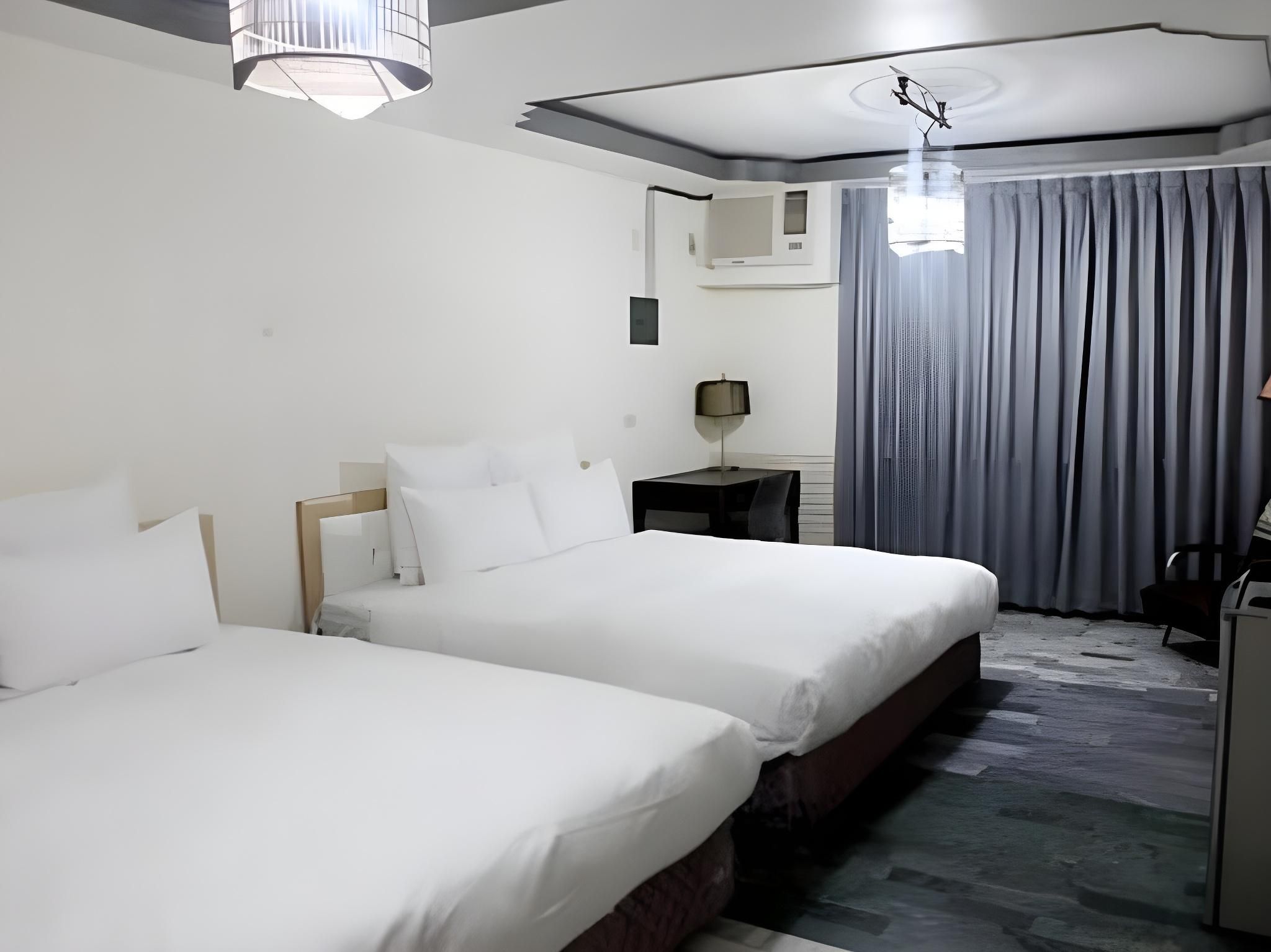 Quad Room
