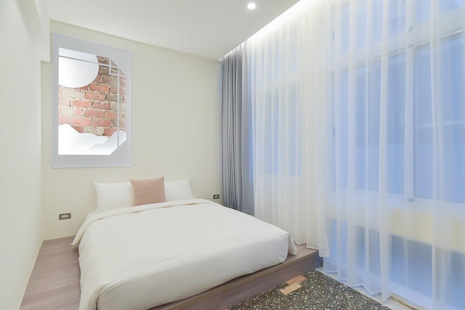 WUYU Queen Room with Shared Bathroom