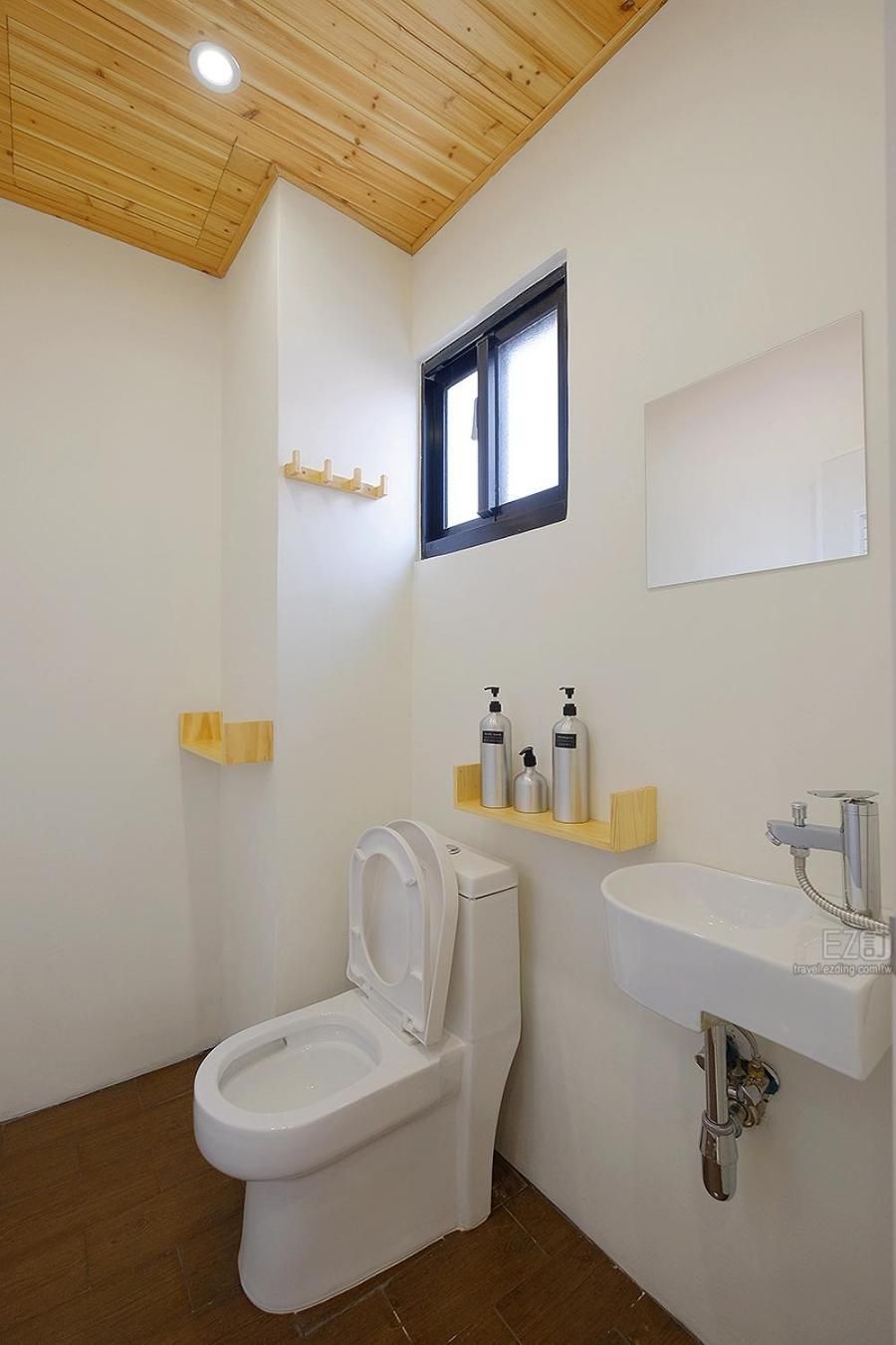 Deluxe Double Room with Private Bathroom