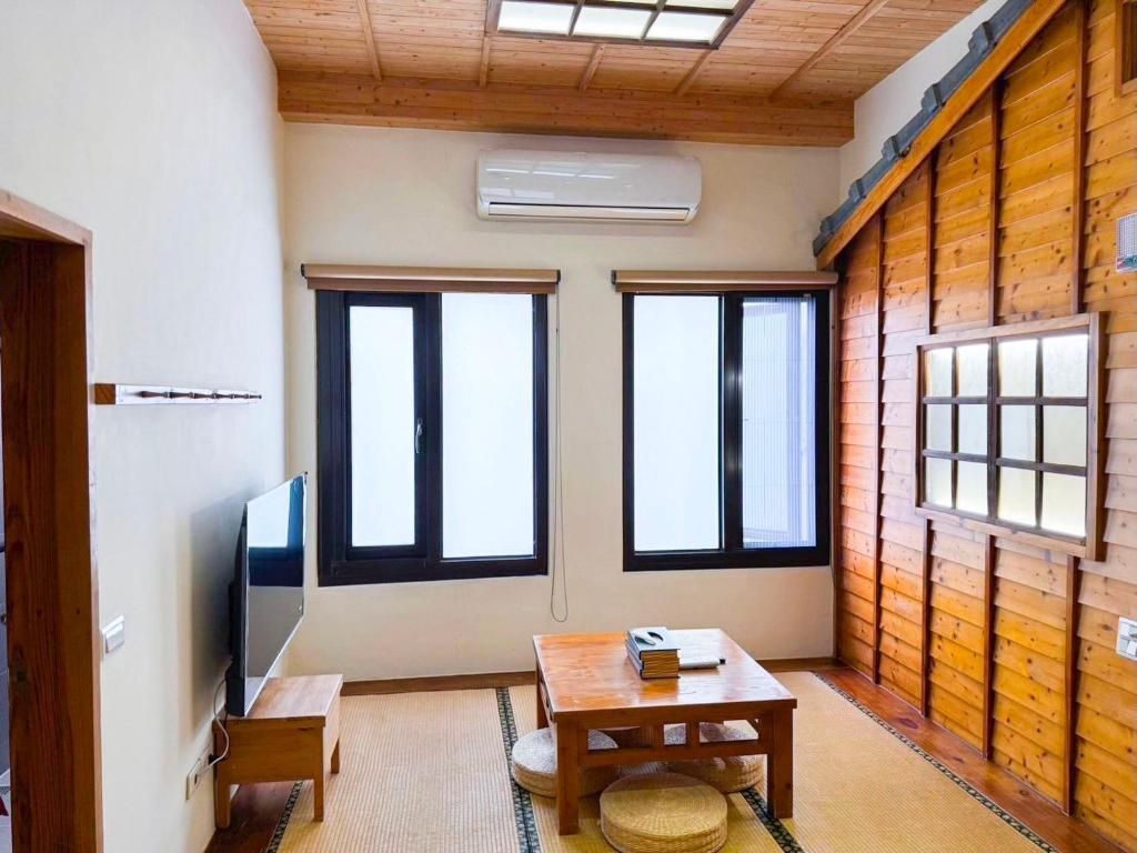 Two Bedroom Apartment, Self Entry