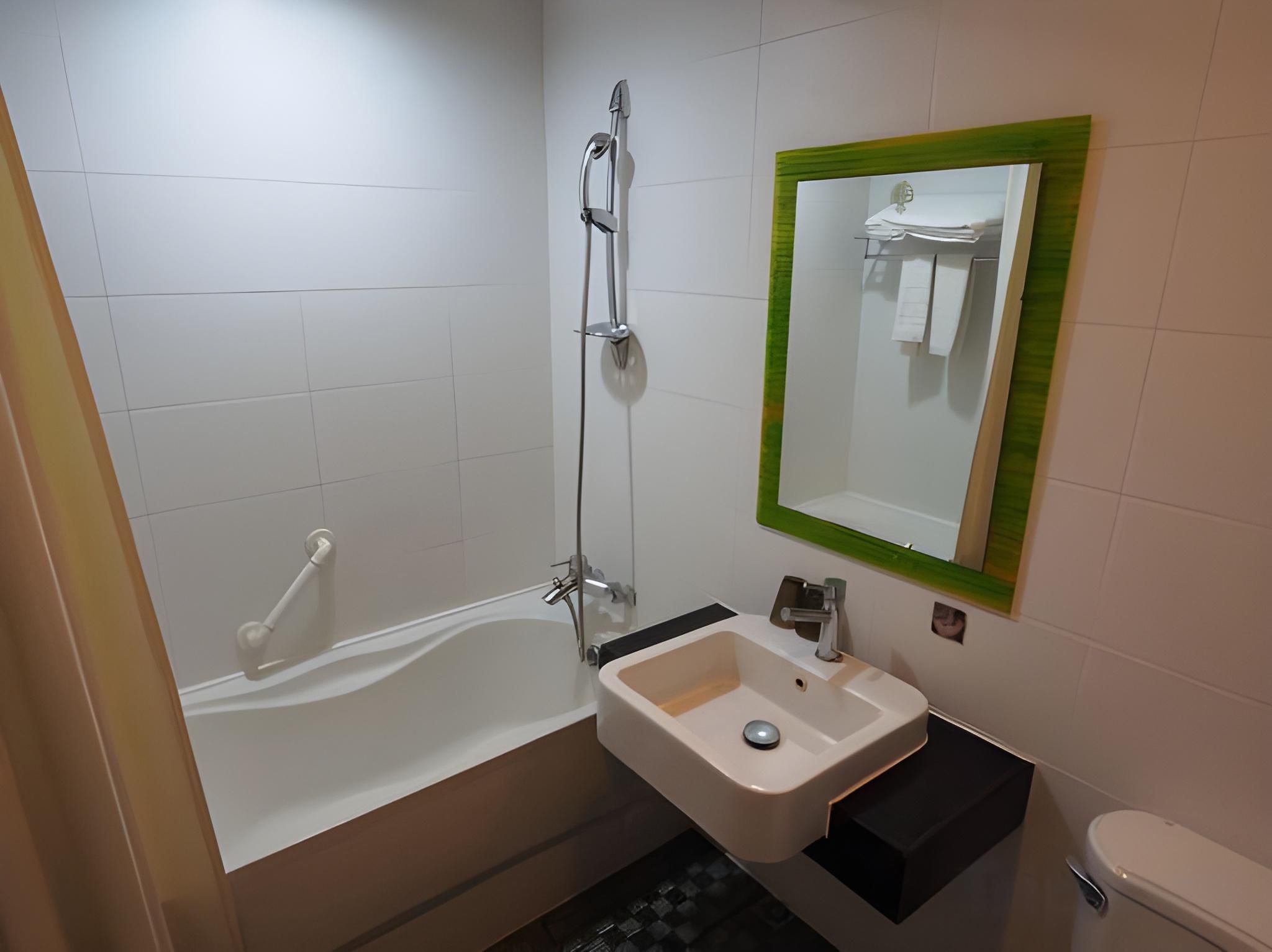 Deluxe Quad Room
