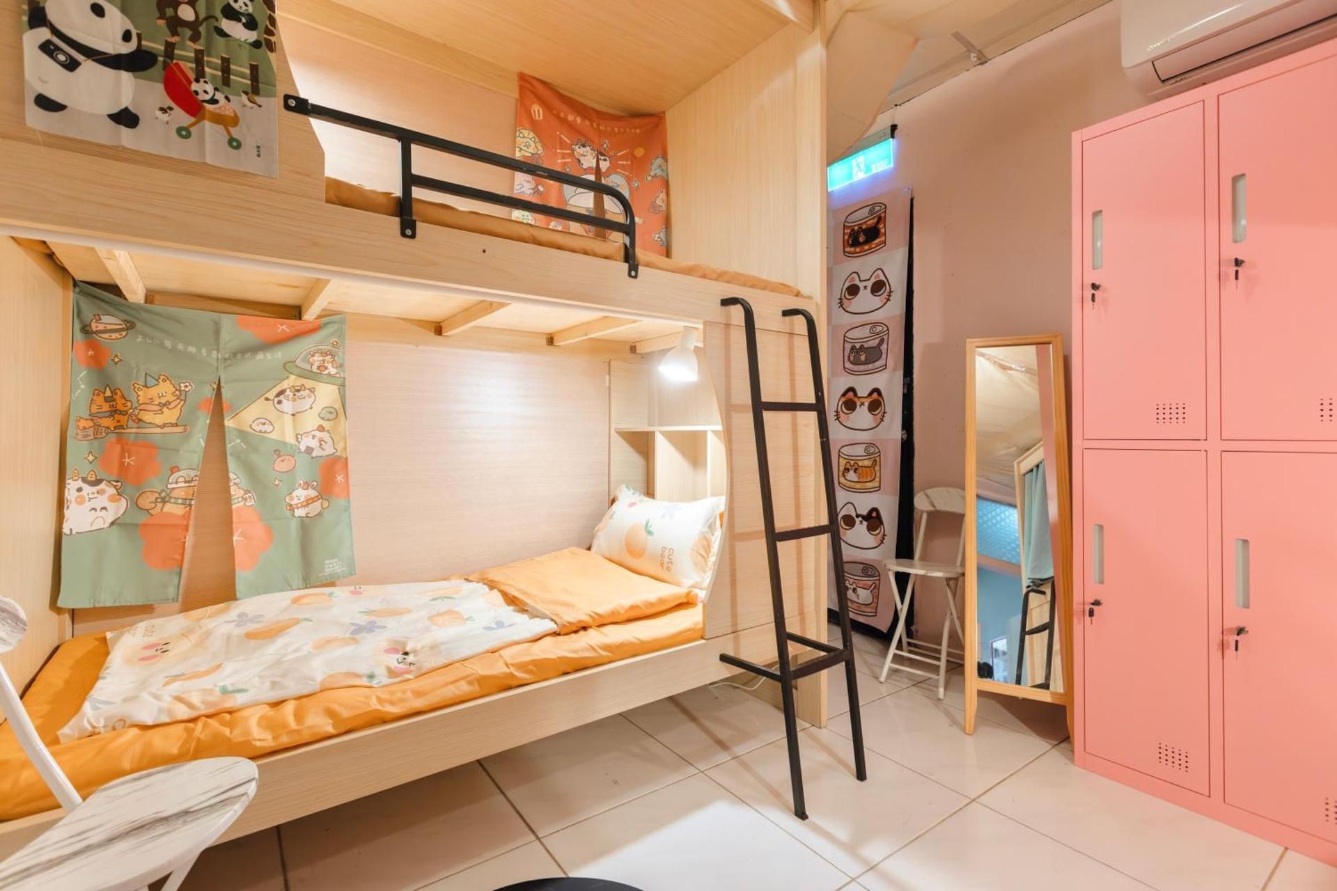 Single Bed in Dormitory with Shared Bathroom