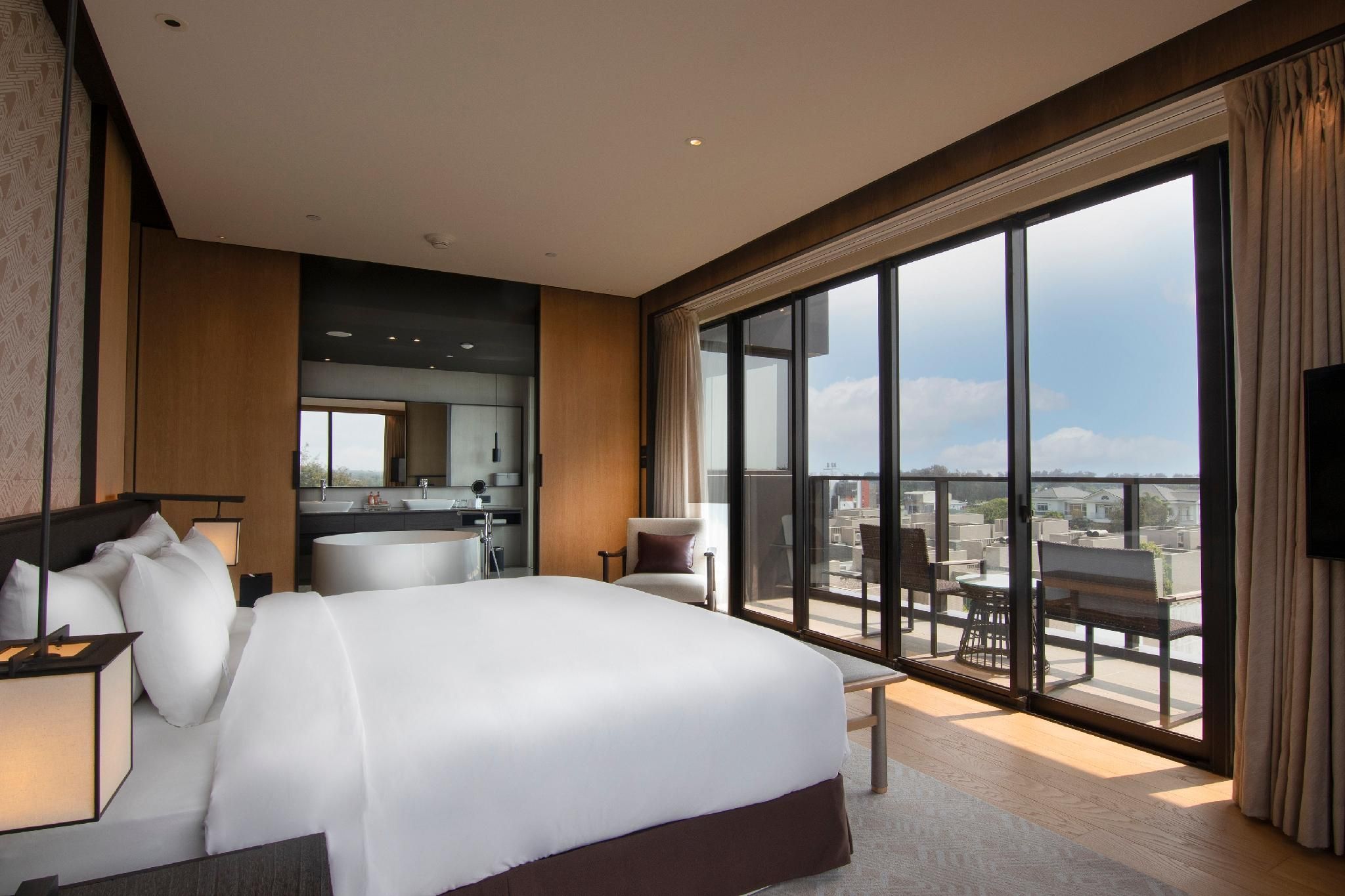 Junior Suite - 1 King Bed with Balcony