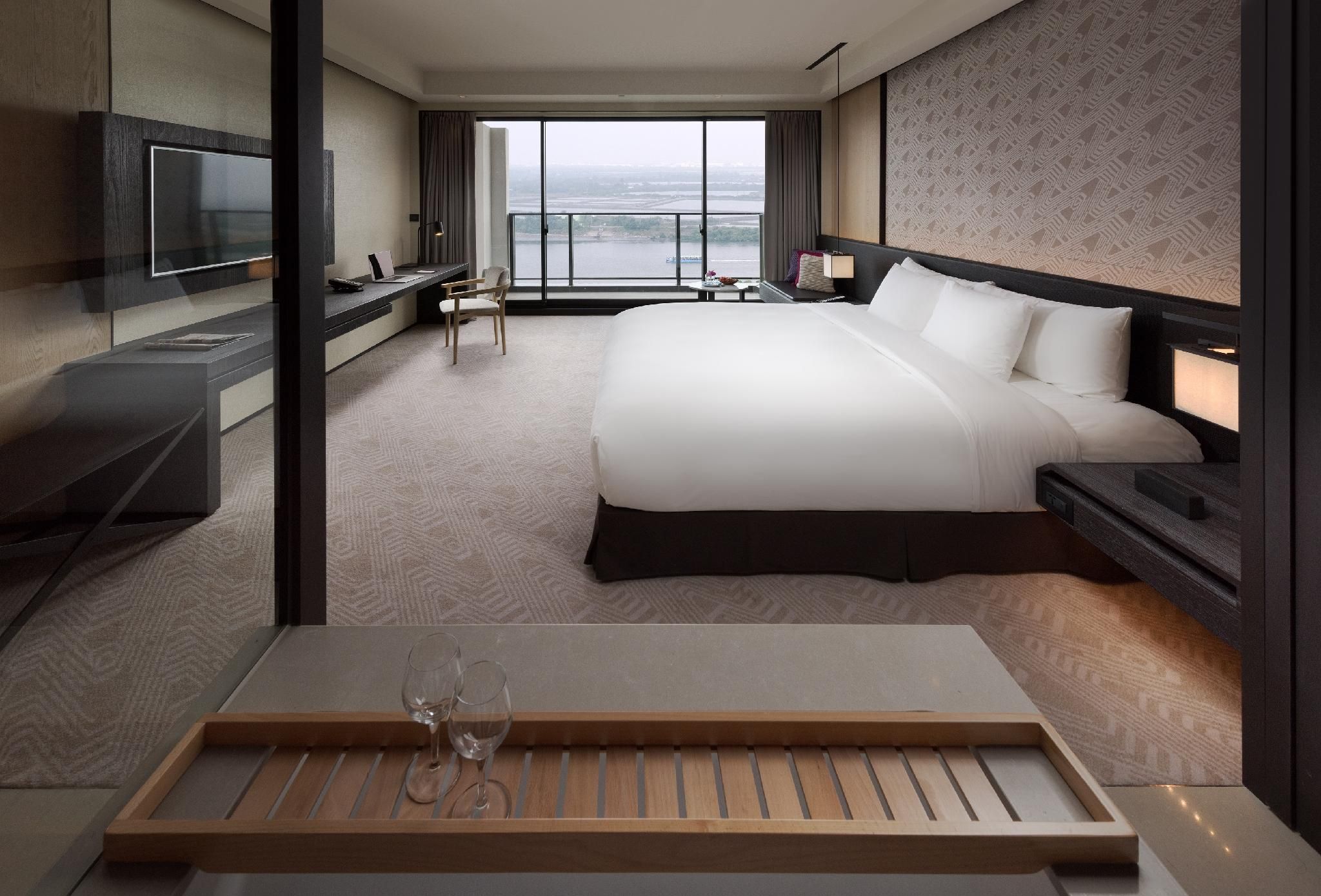 1 King Standard River View Balcony