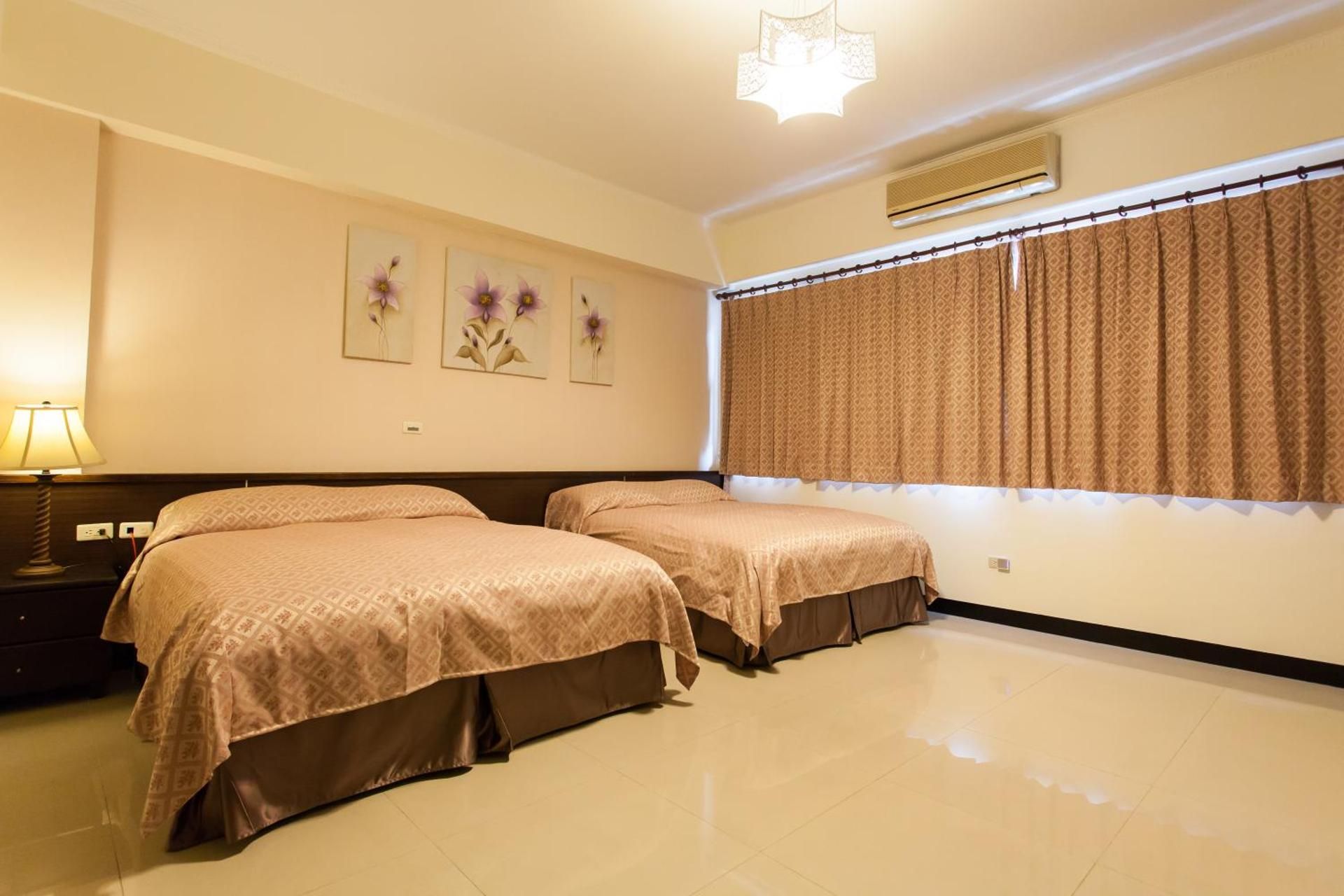 Quad Room