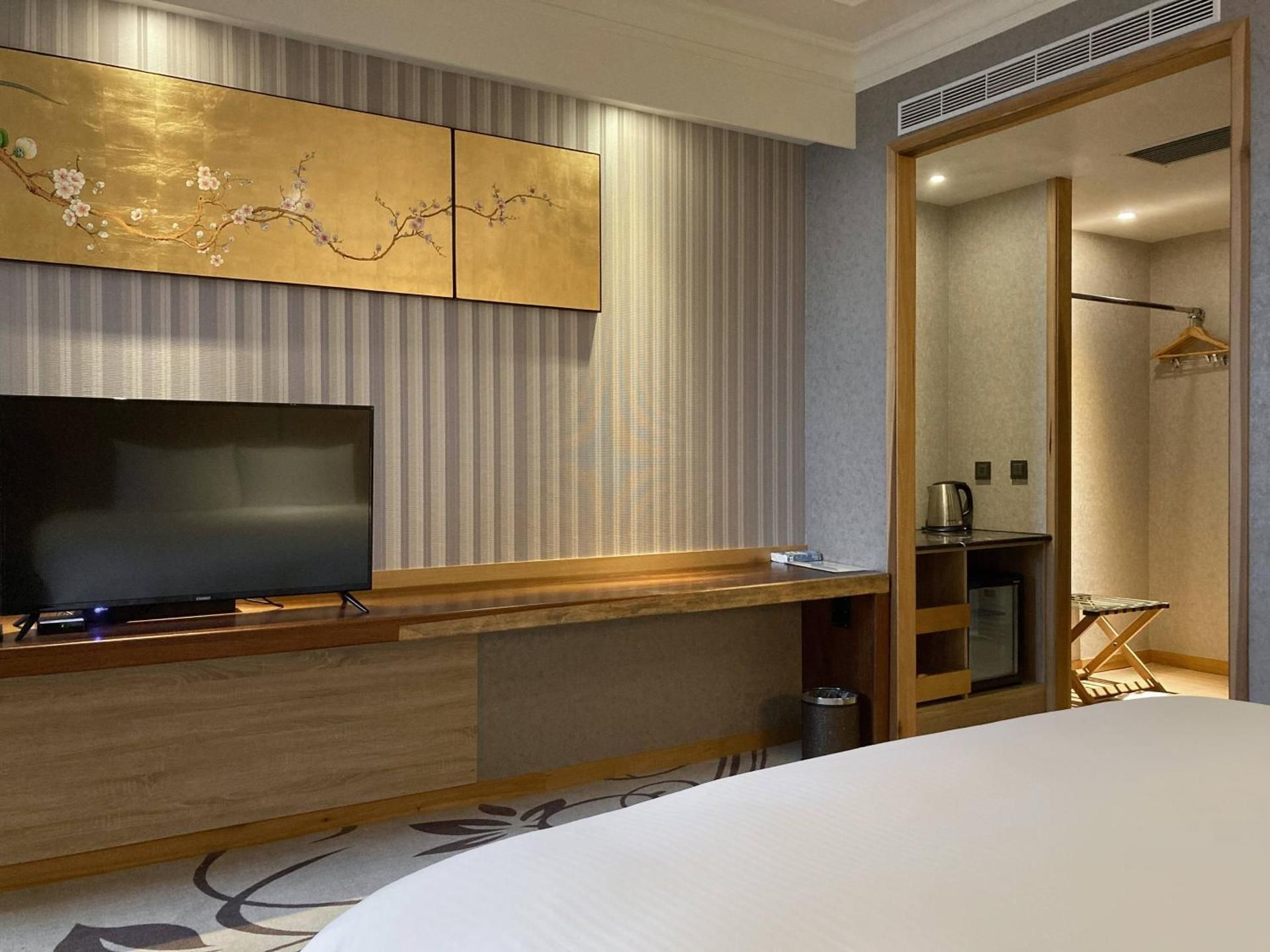 Double or Twin Room (Check-in after 20:00)
