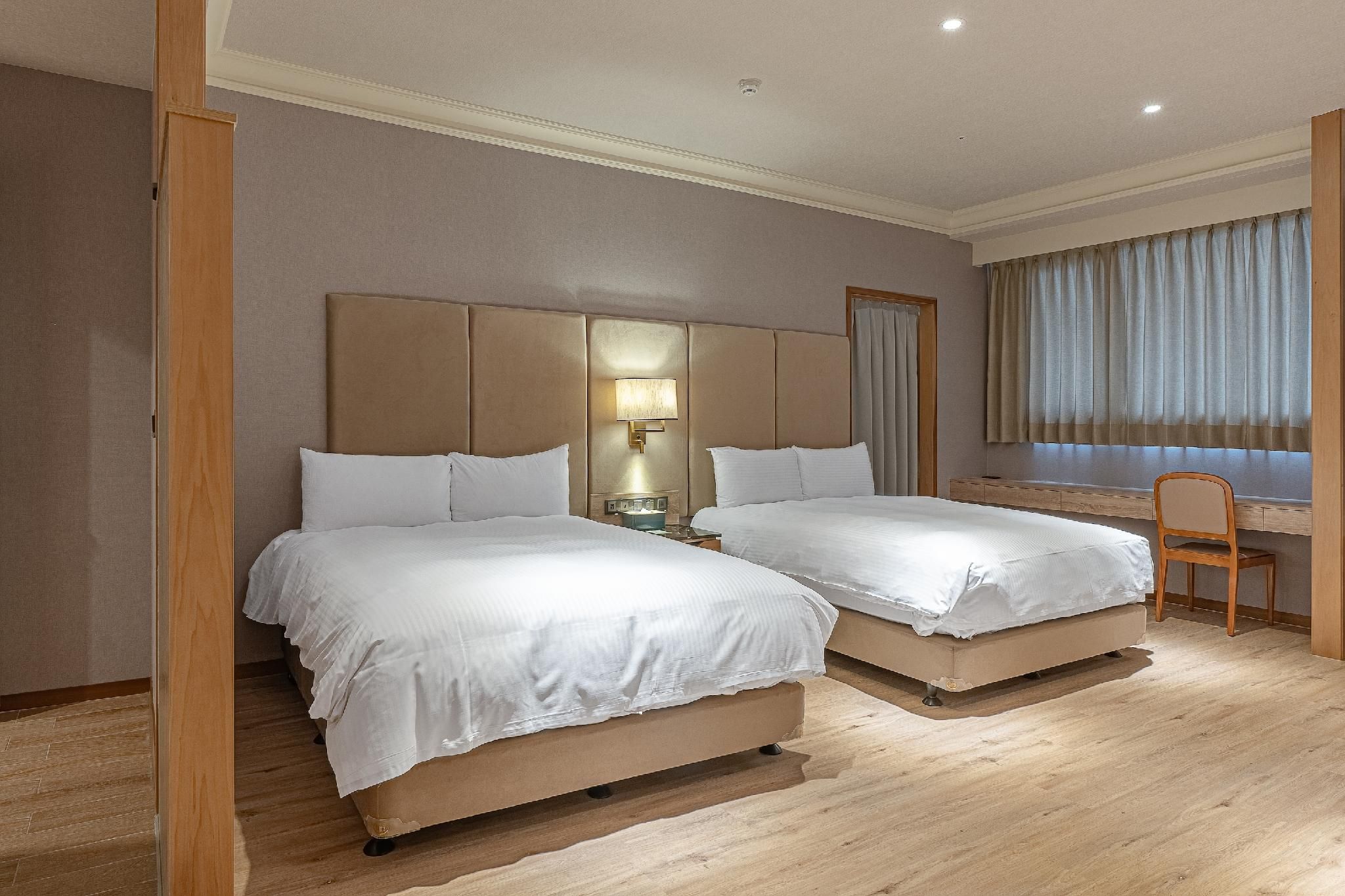 CONNECTING ROOM FOR 6 PEOPLE - NON-SMOKING
