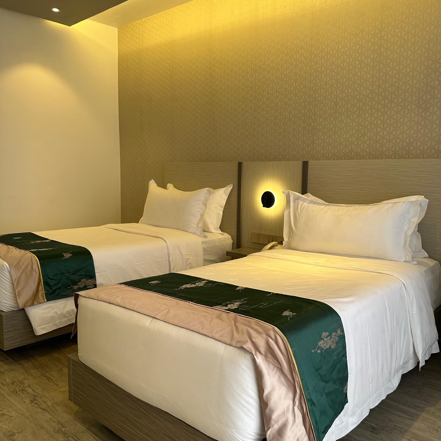 Badsbrotel Suites Superior Twin Bed 2