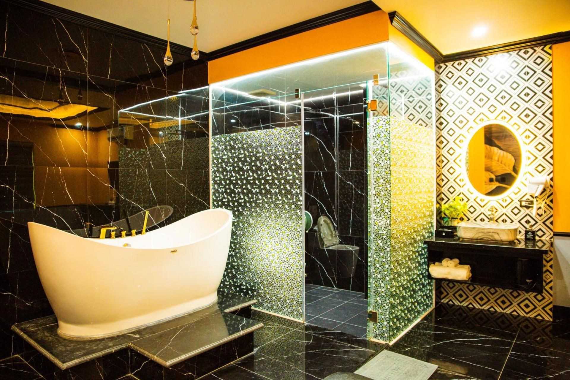 Sky Hotel Deluxe Double Room 2